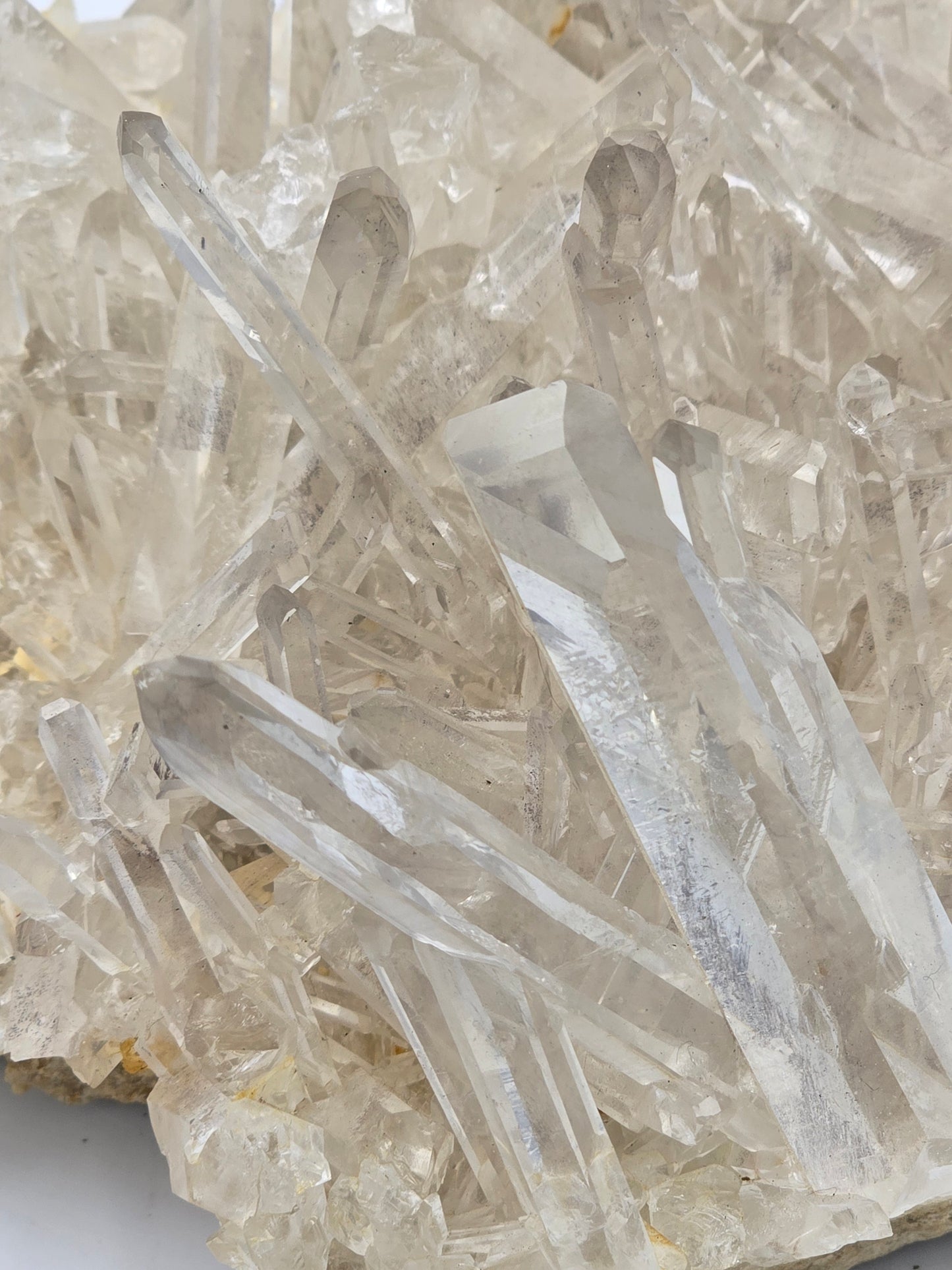 QUARTZ Crystal clear (LARGE CABINET)
