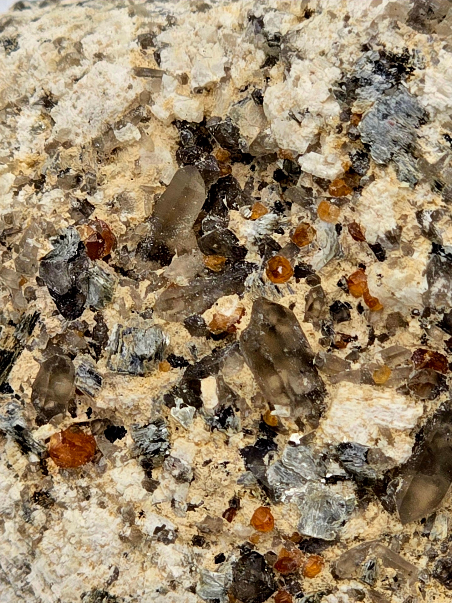 GROSSULAR GARNETS, QUARTZ, HEMATITE (miniature)
