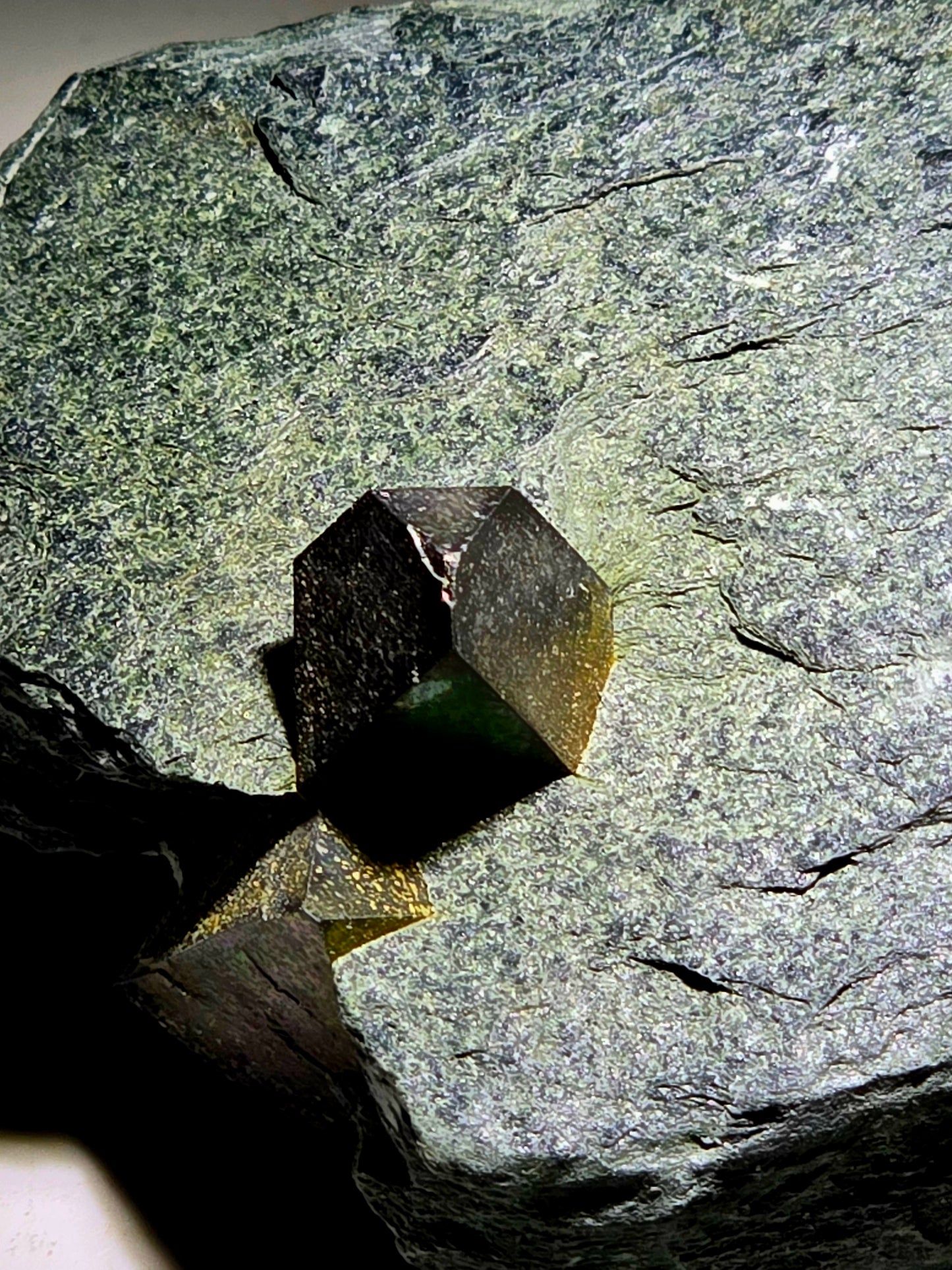 MAGNETITE (cabinet)