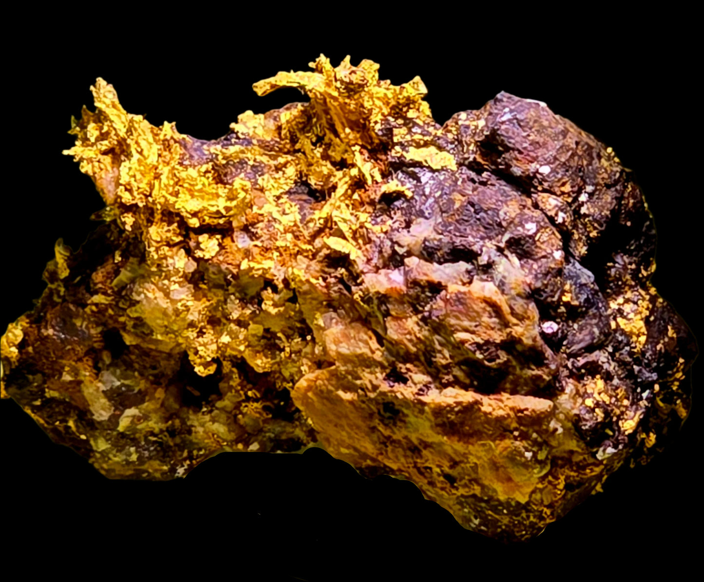 GOLD CRYSTALS ON IRONSTONE