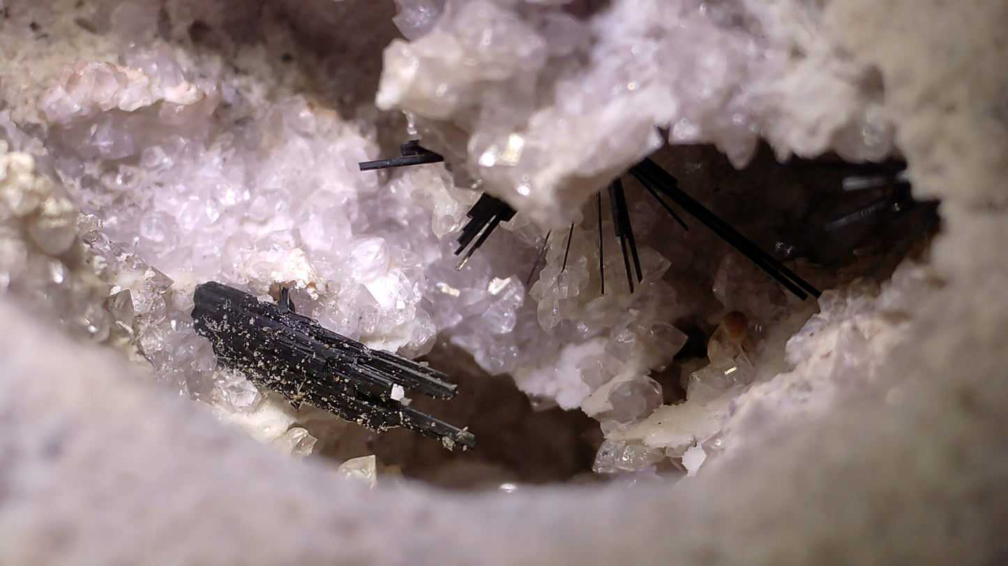 PSEUDOBROOKITE (small cabinet) CHECK THE MICROSCOPICAL PICTURES