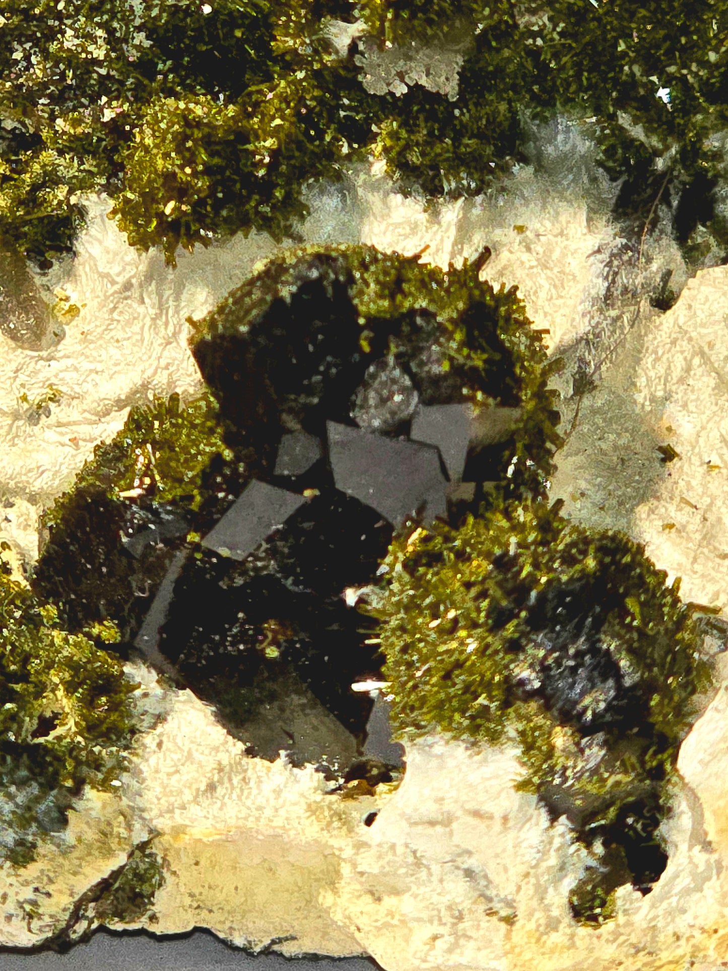 ANDRADITE (small cabinet), var DEMANTOID