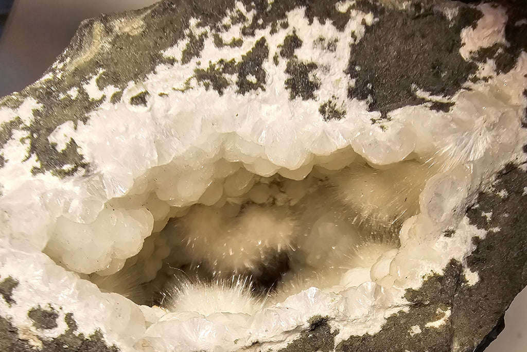 OKÉNITE-ARAGONITE, Poona, INDE (grande armoire)