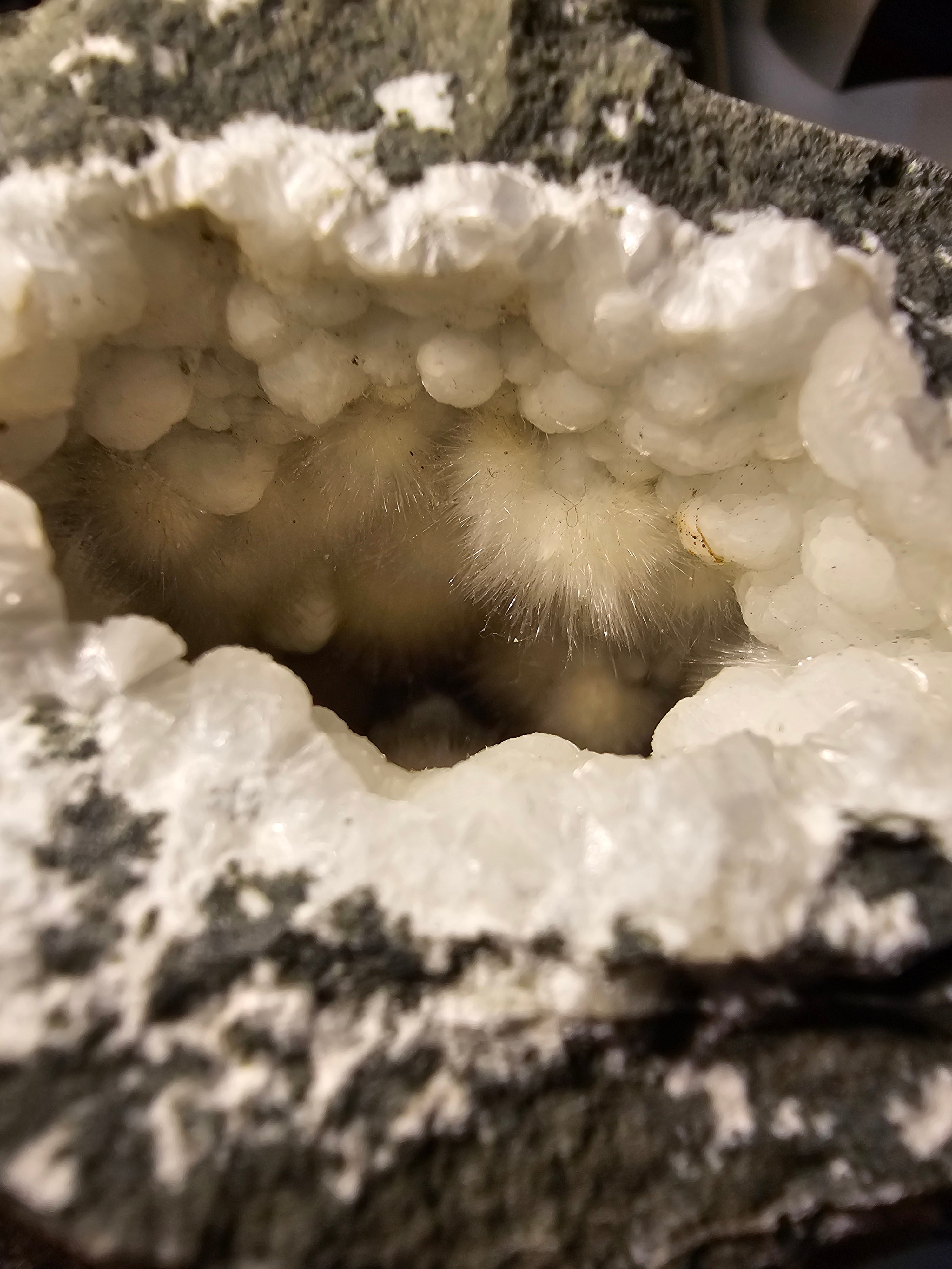 OKENITE-ARAGONITE (large cabinet)