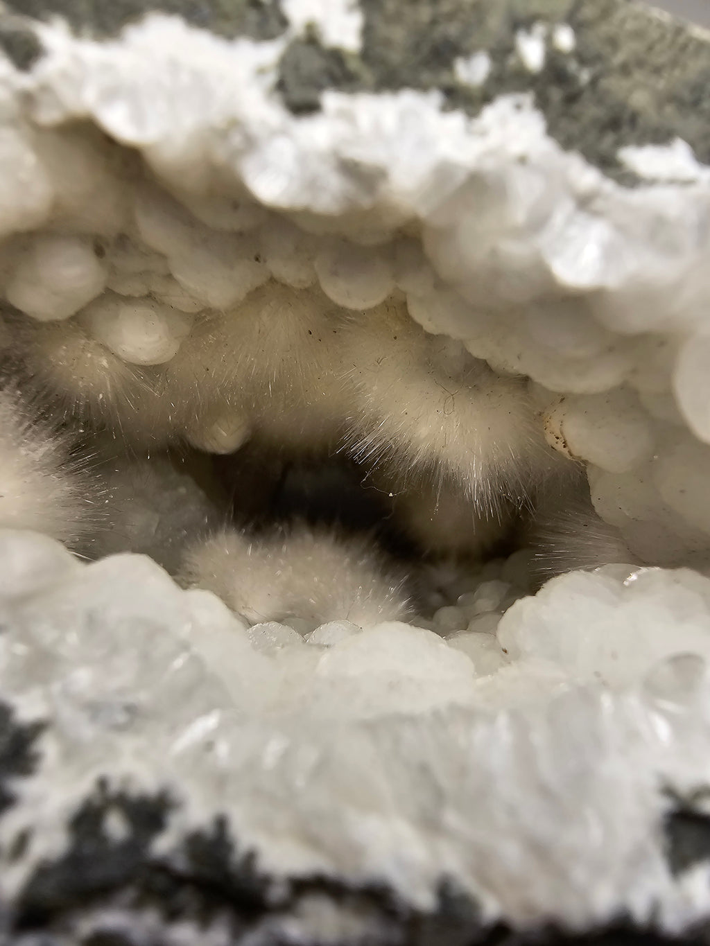 OKÉNITE-ARAGONITE, Poona, INDE (grande armoire)