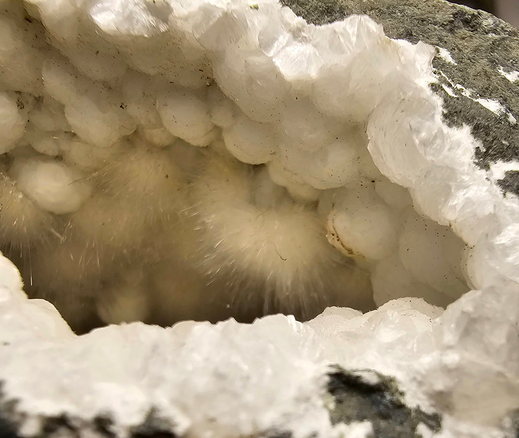 OKÉNITE-ARAGONITE, Poona, INDE (grande armoire)