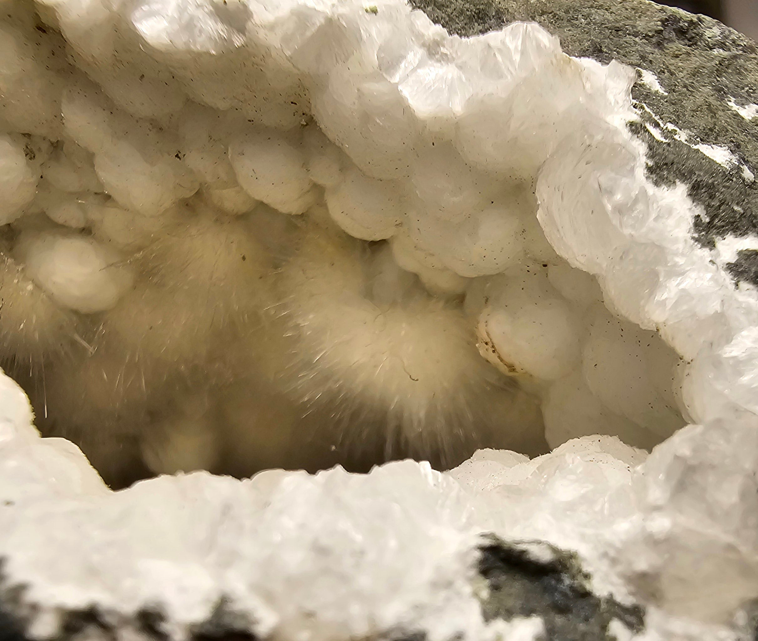 OKENITE-ARAGONITE (large cabinet)