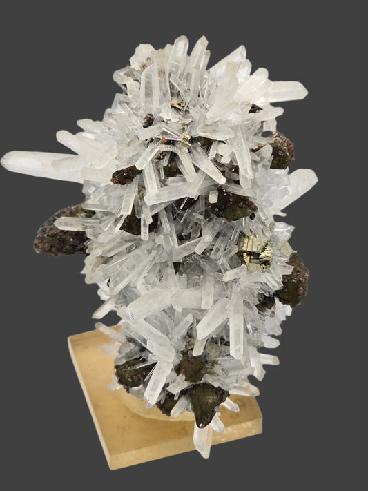 CHALCOPYRITE, PYRITE, SPHALERITE with QUARTZ