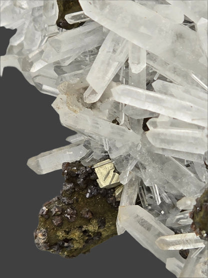 CHALCOPYRITE, PYRITE, SPHALERITE with QUARTZ