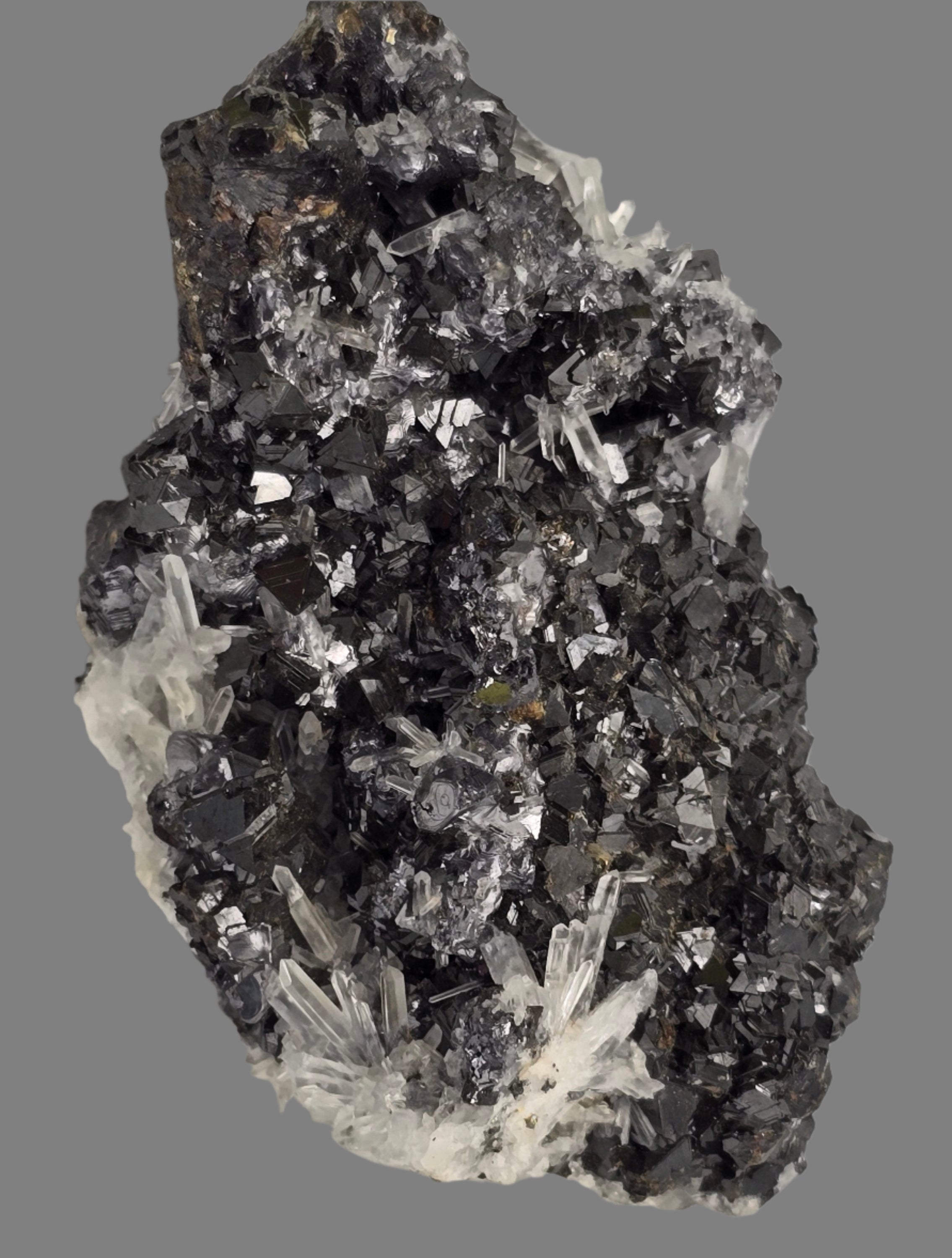 CHALCOPYRITE, SPHALERITE, QUARTZ  (small cabinet)