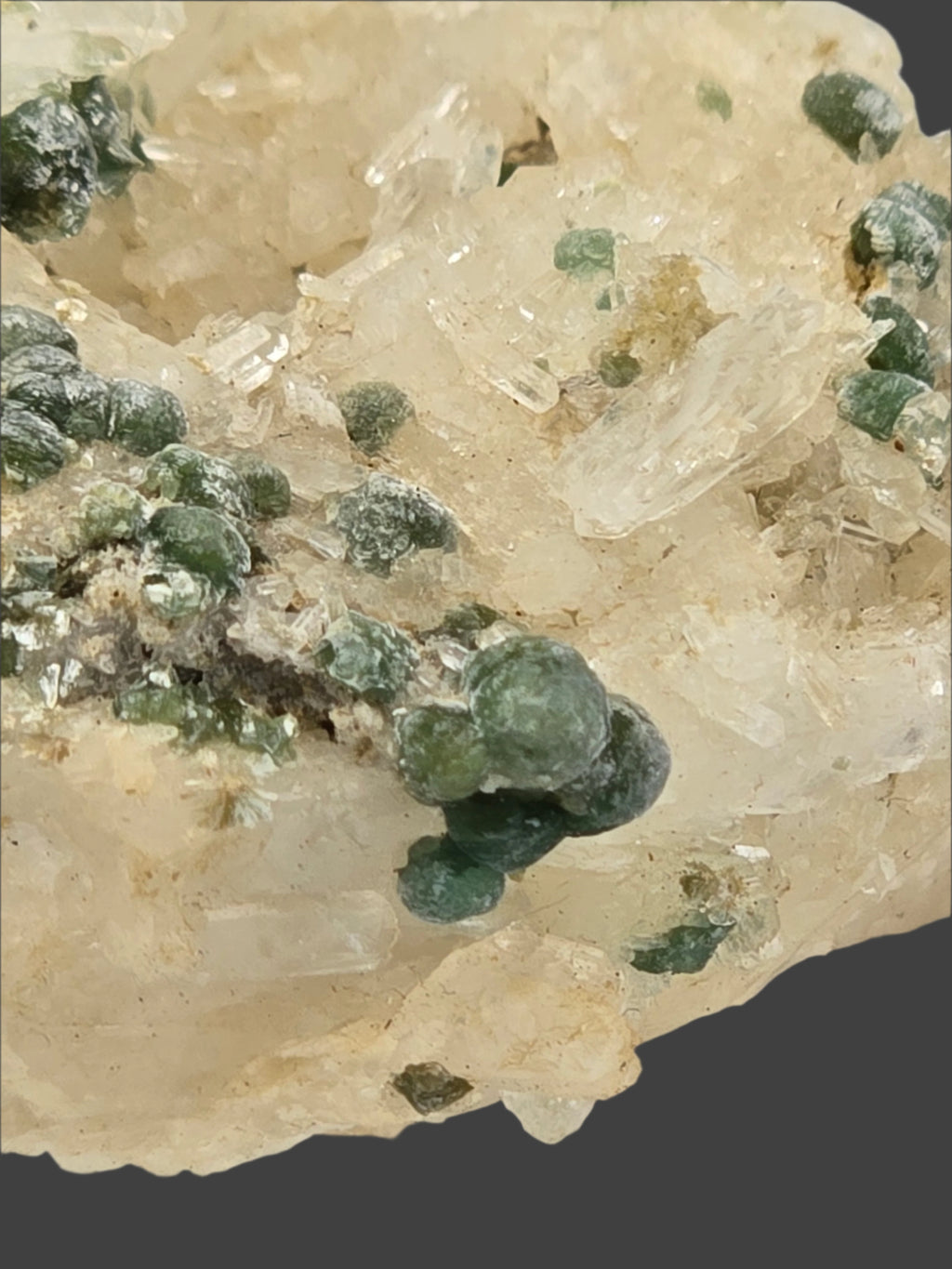 COOKEITE ON QUARTZ  (miniature)