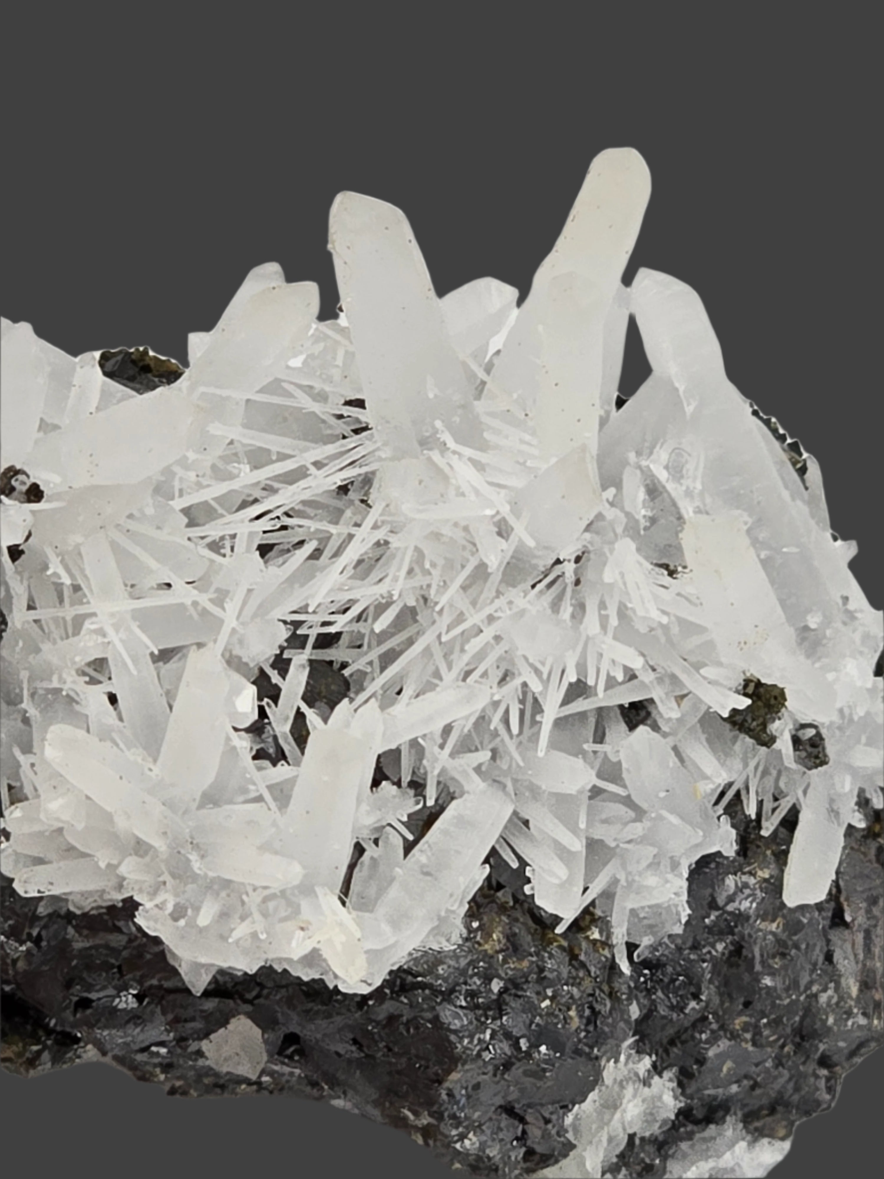 CHALCOPYRITE, SPHALERITE, QUARTZ  SMALL CABINET