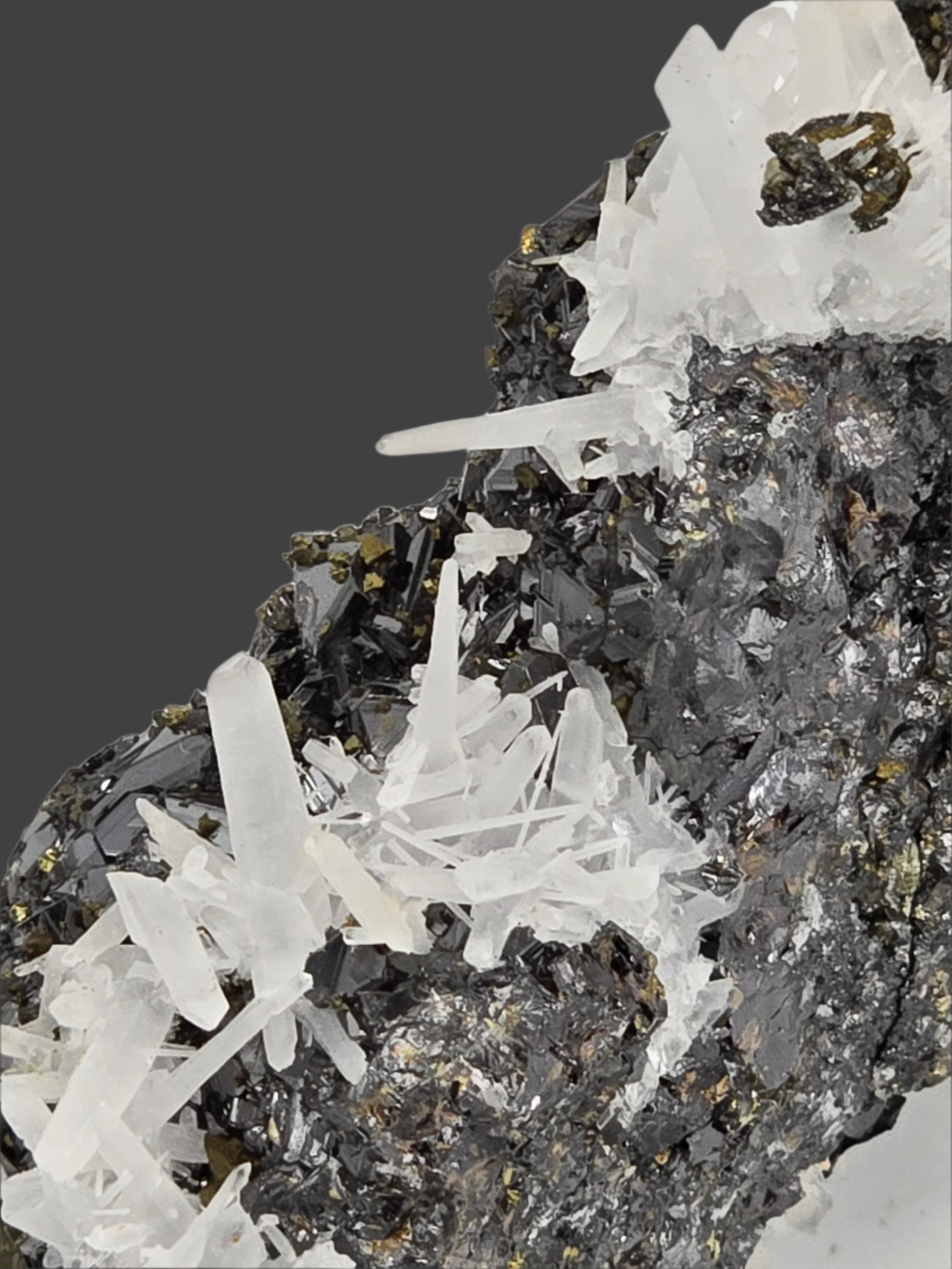 CHALCOPYRITE, SPHALERITE, QUARTZ  SMALL CABINET