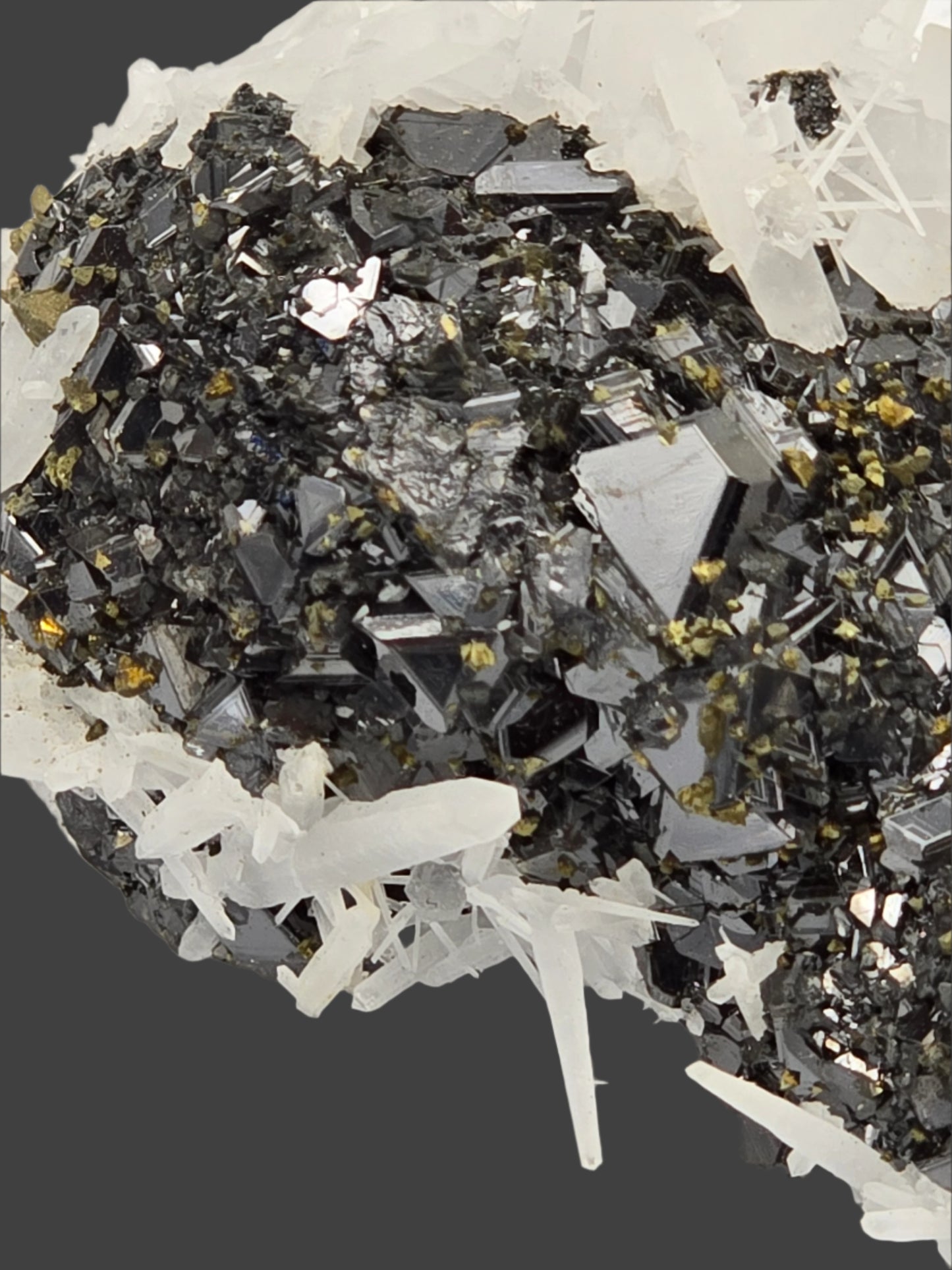 CHALCOPYRITE, SPHALERITE, QUARTZ