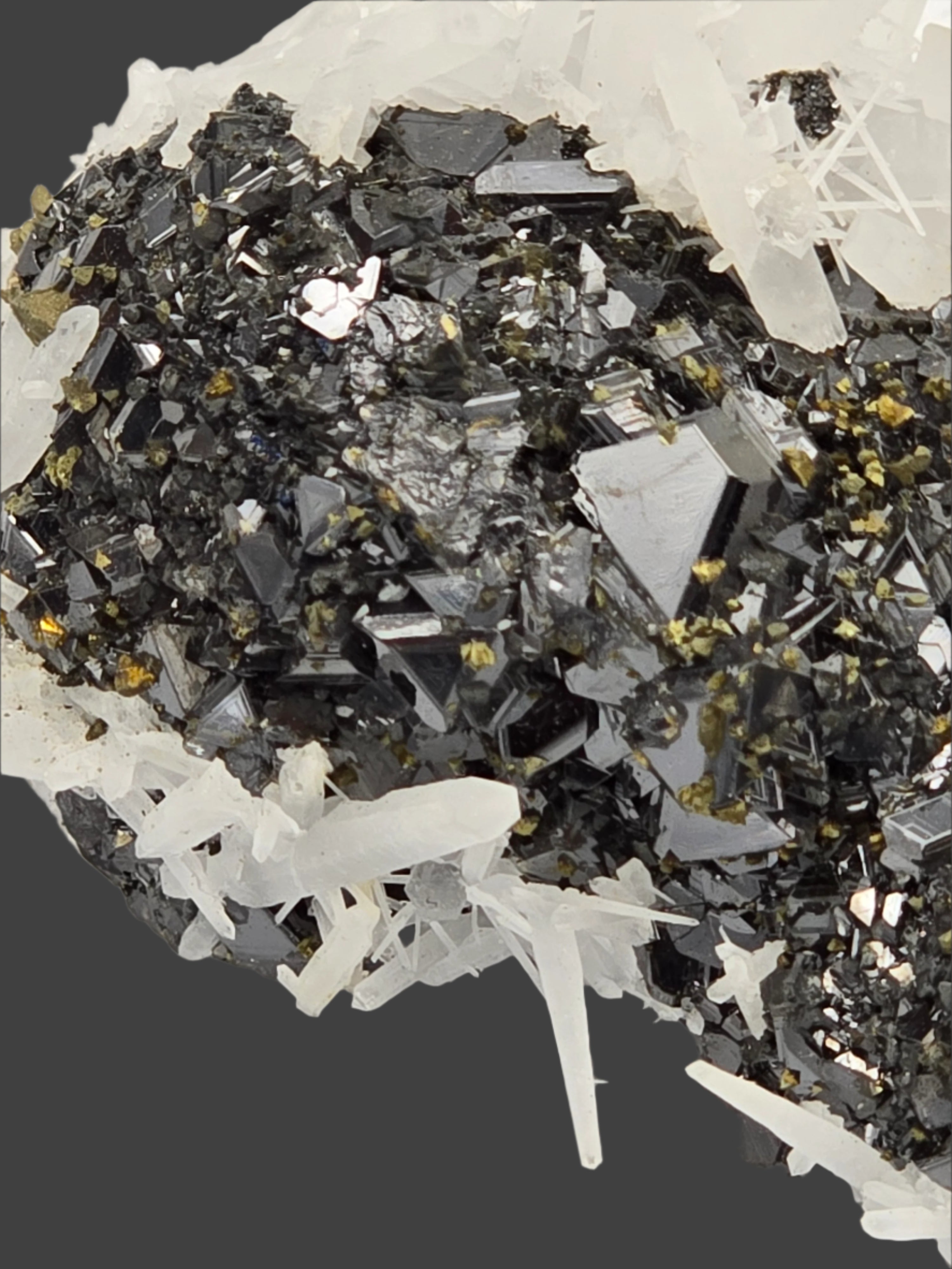 CHALCOPYRITE, SPHALERITE, QUARTZ  SMALL CABINET