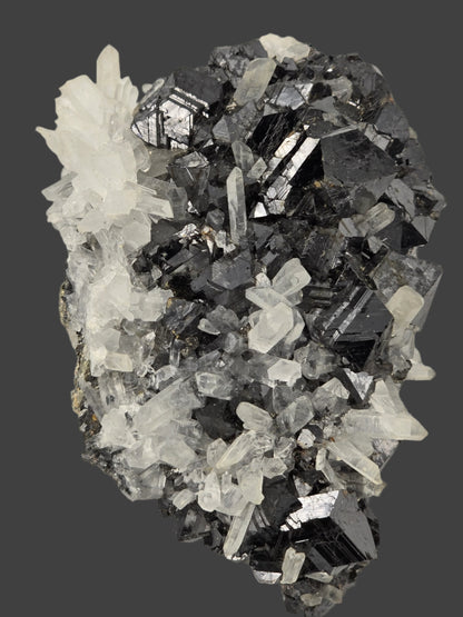 SPHALERITE, QUARTZ, CHALCOPYRITE