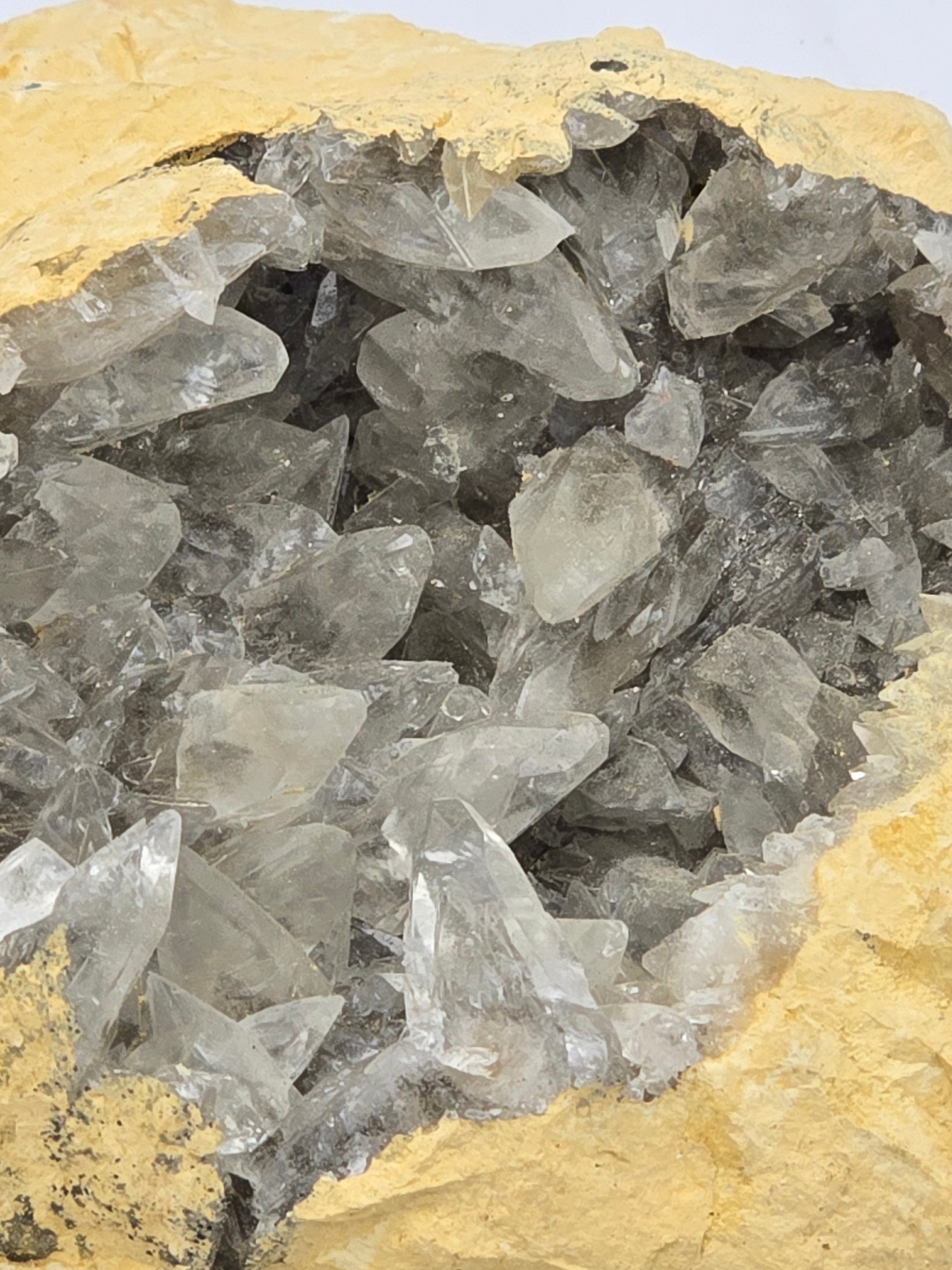 CALCITE (DOG TOOTH) TRANSPARANT (large cabinet)