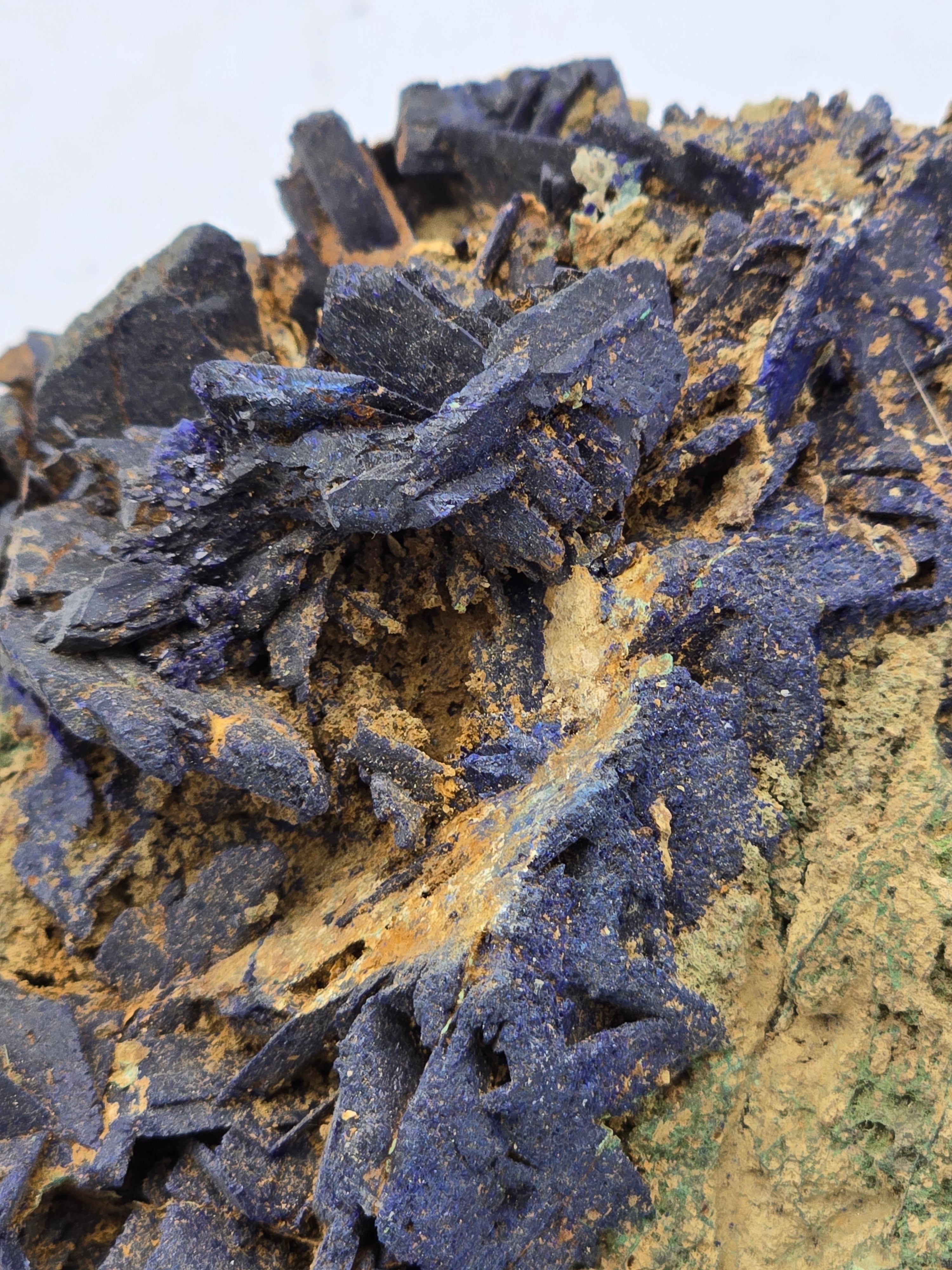 AZURITE (LARGE CABINET)