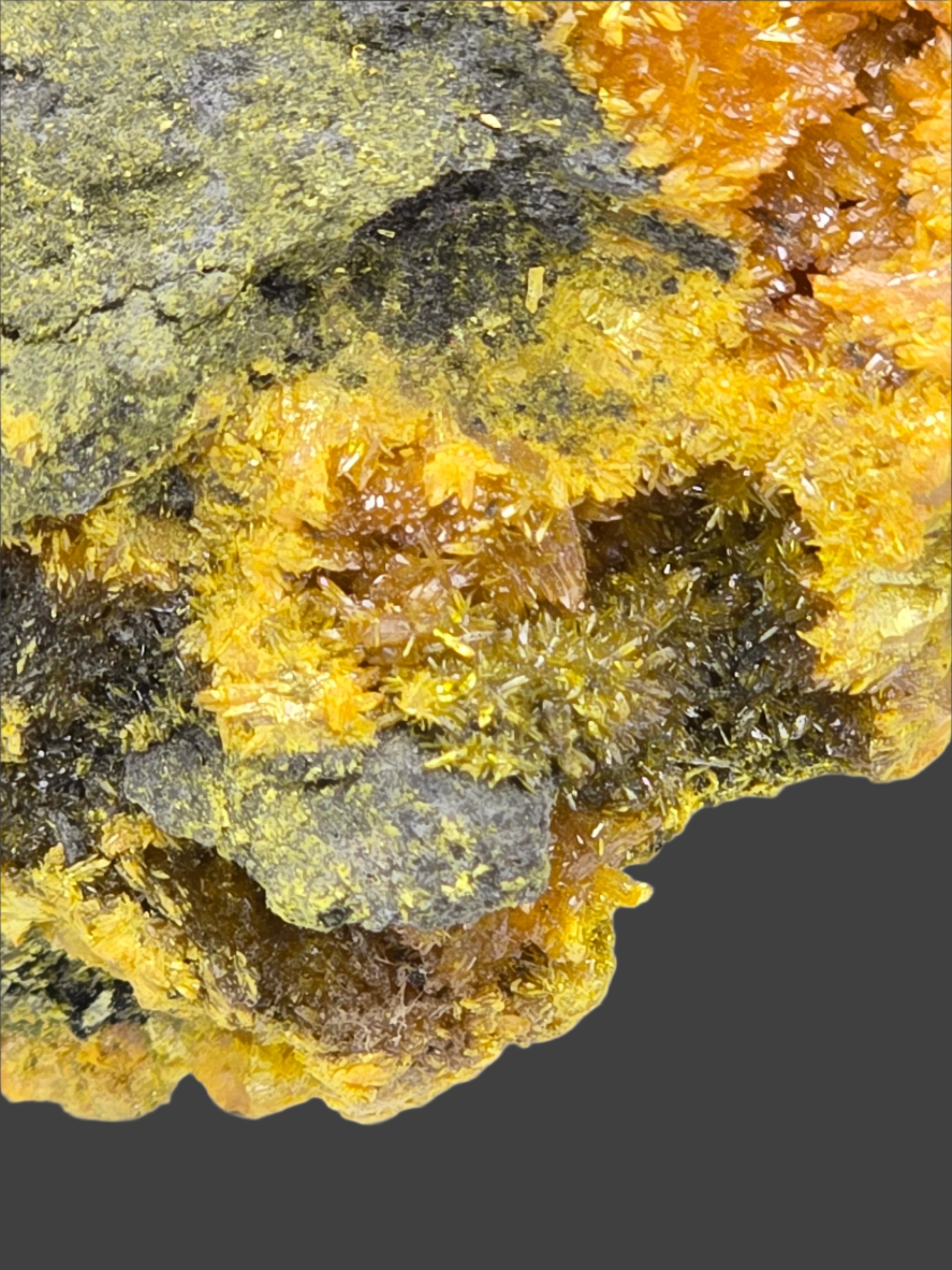 REALGAR (small cabinet)