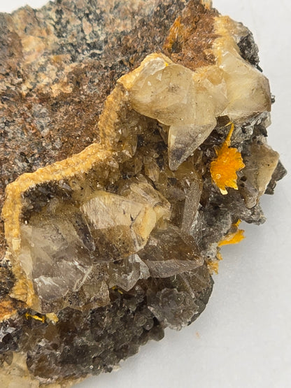 BOLTWOODITE (RADIOACTIVE)