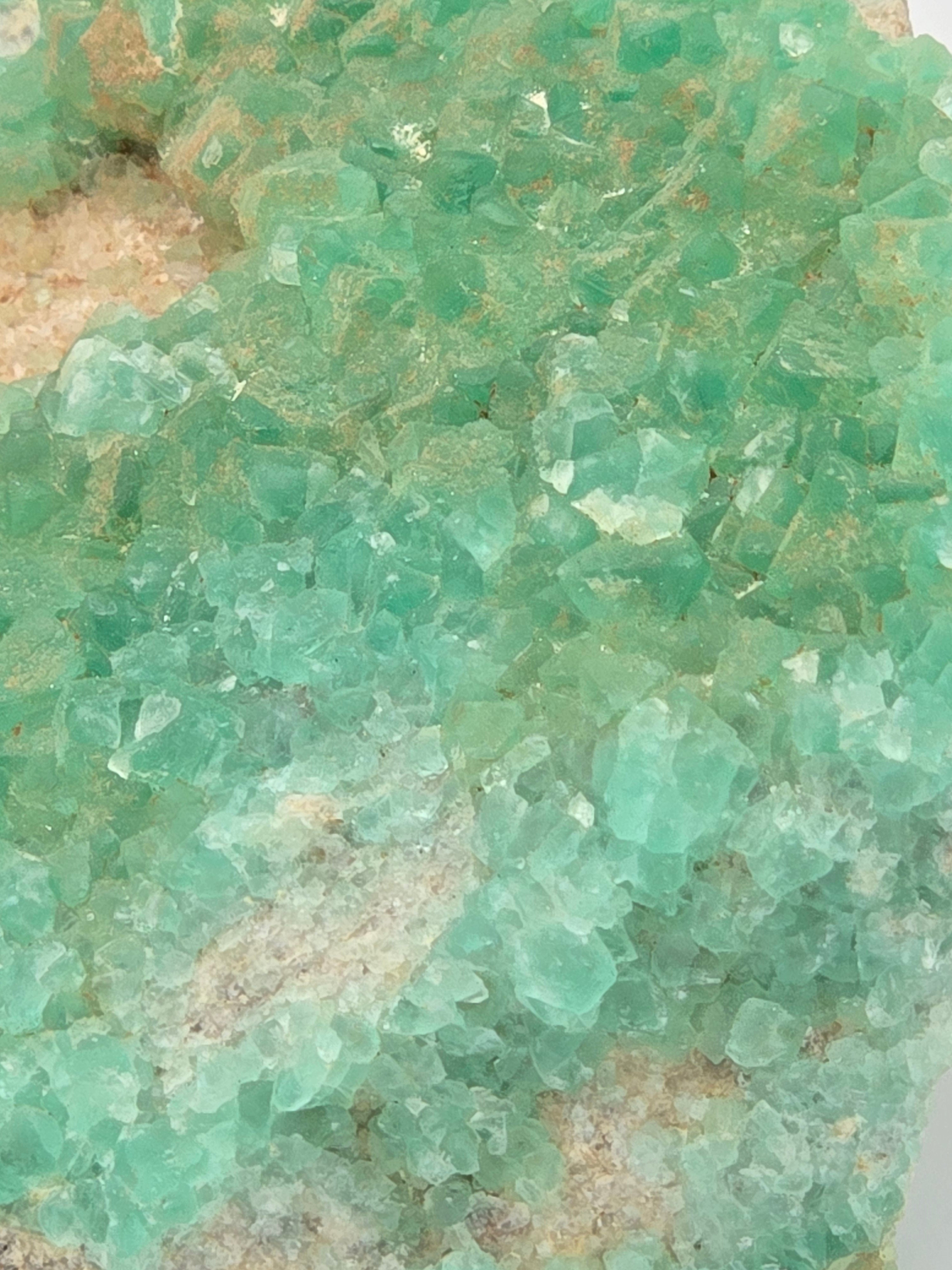FLUORITE LIGHT GREEN (FLUORINE) RARE  cabinet