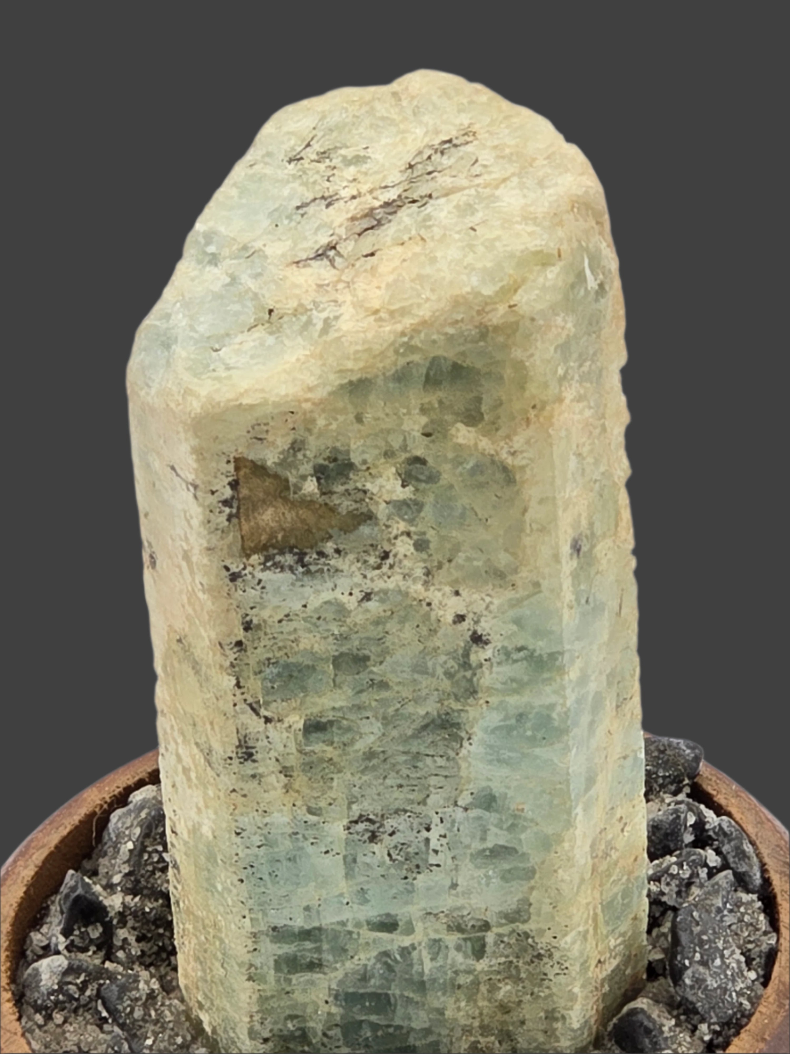 BERYL, LARGE CRYSTAL (cabinet)