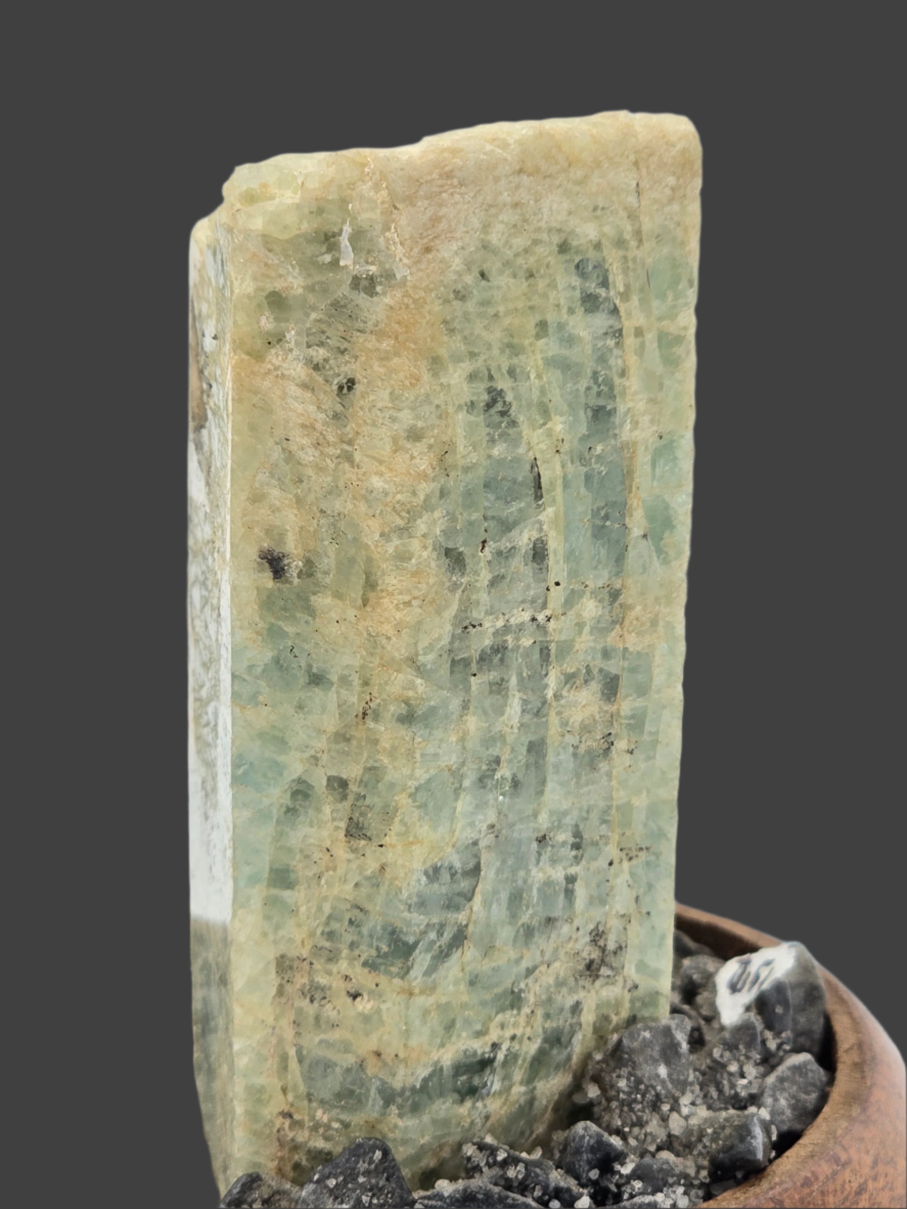 BERYL, LARGE CRYSTAL (cabinet)
