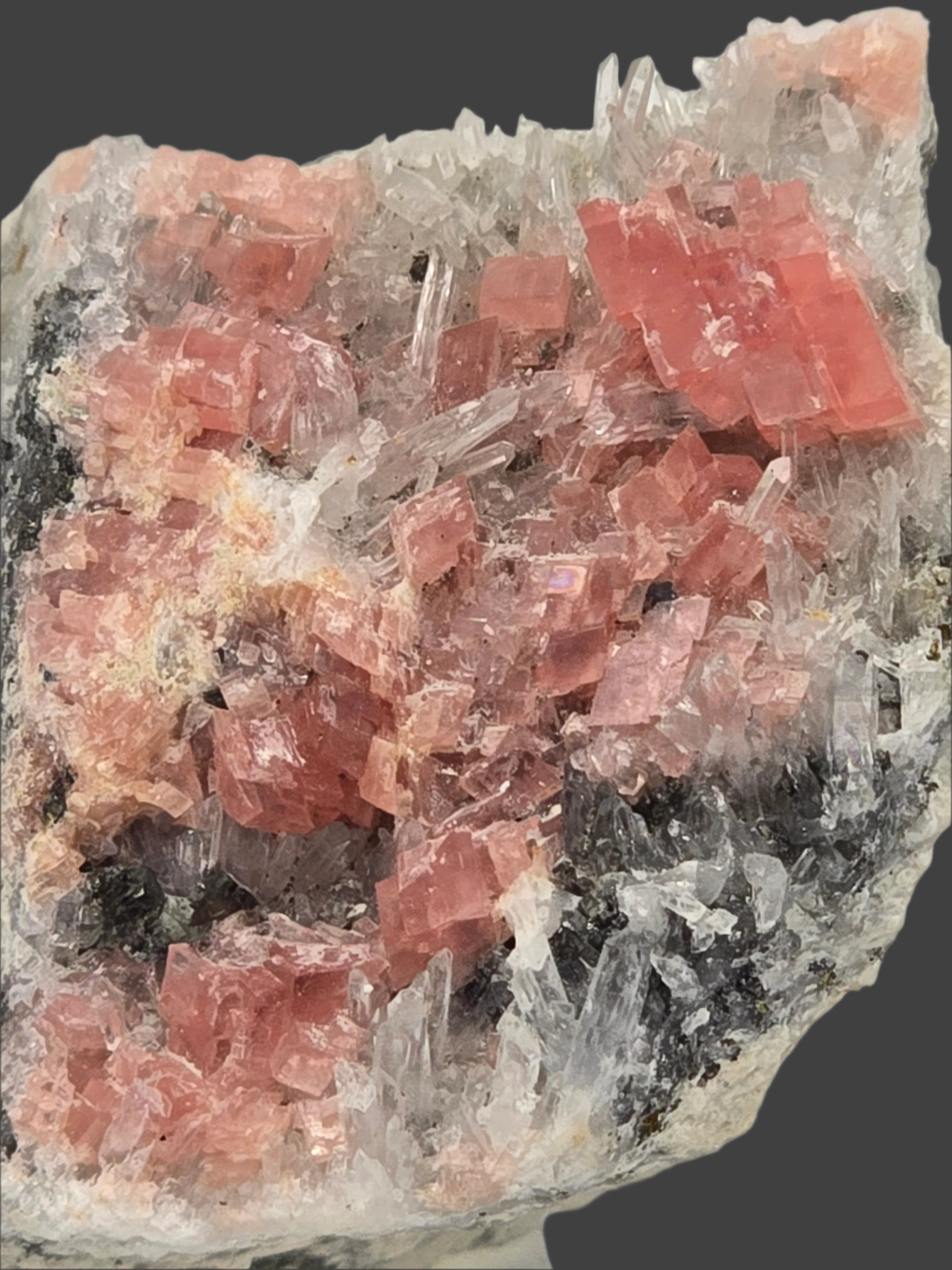 RHODOCHROSITE, QUARTZ and SPHALERITE (orange in LW UV) (small cabinet)