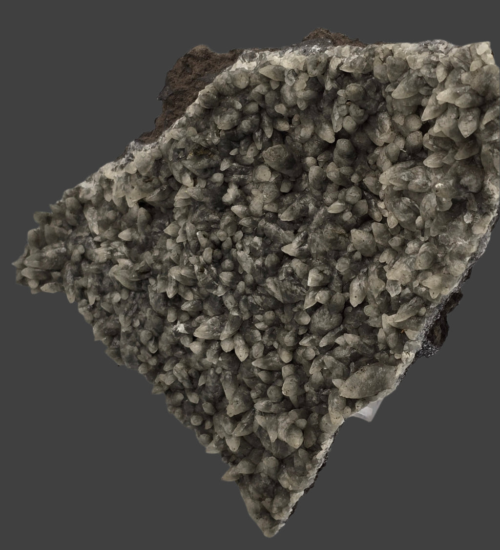 CALCITE (DOG TOOTH) GREY (LARGE CABINET)