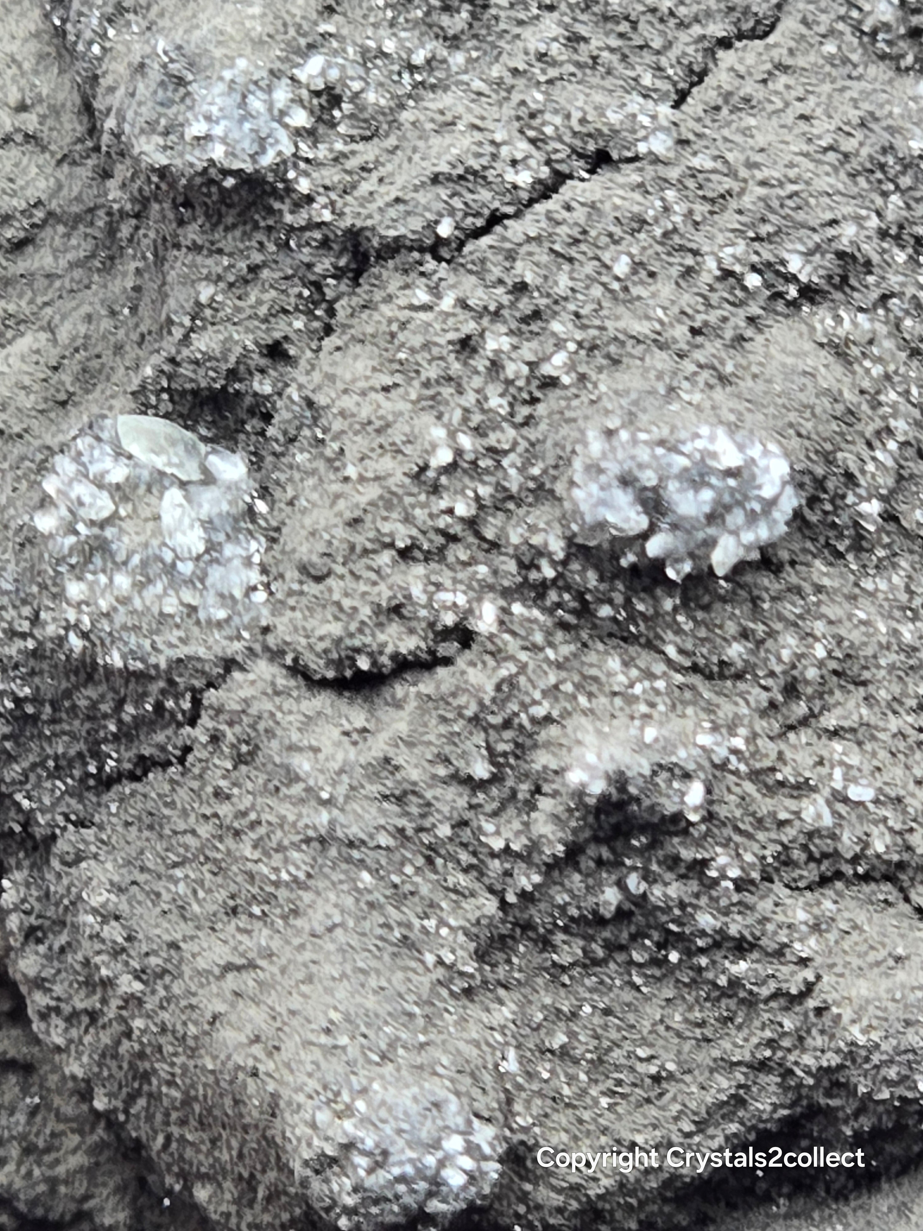 CALCITE (DOG TOOTH) GREY (LARGE CABINET)