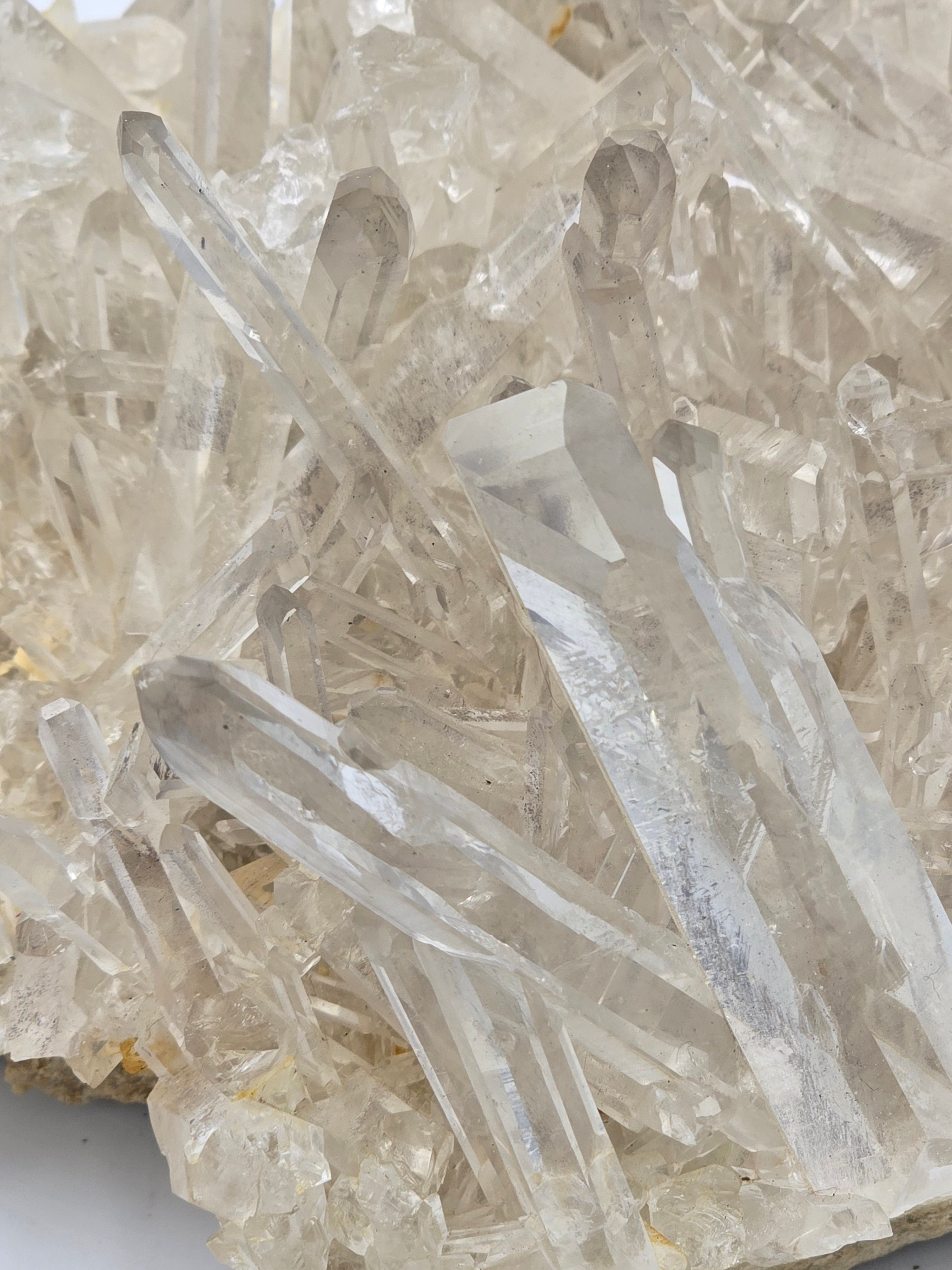 QUARTZ  Crystal clear (LARGE CABINET)