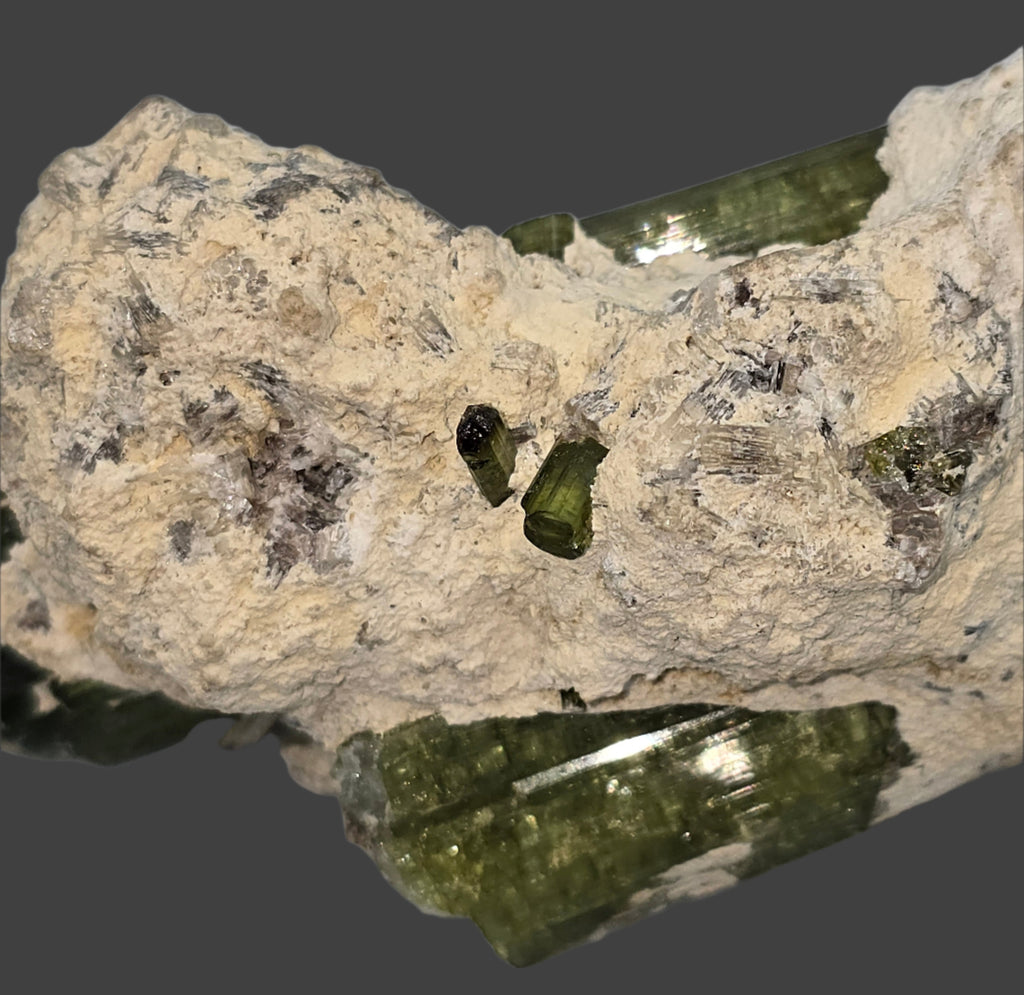 TOURMALINE, URUBU GREEN LARGE CRYSTAL (4.5")