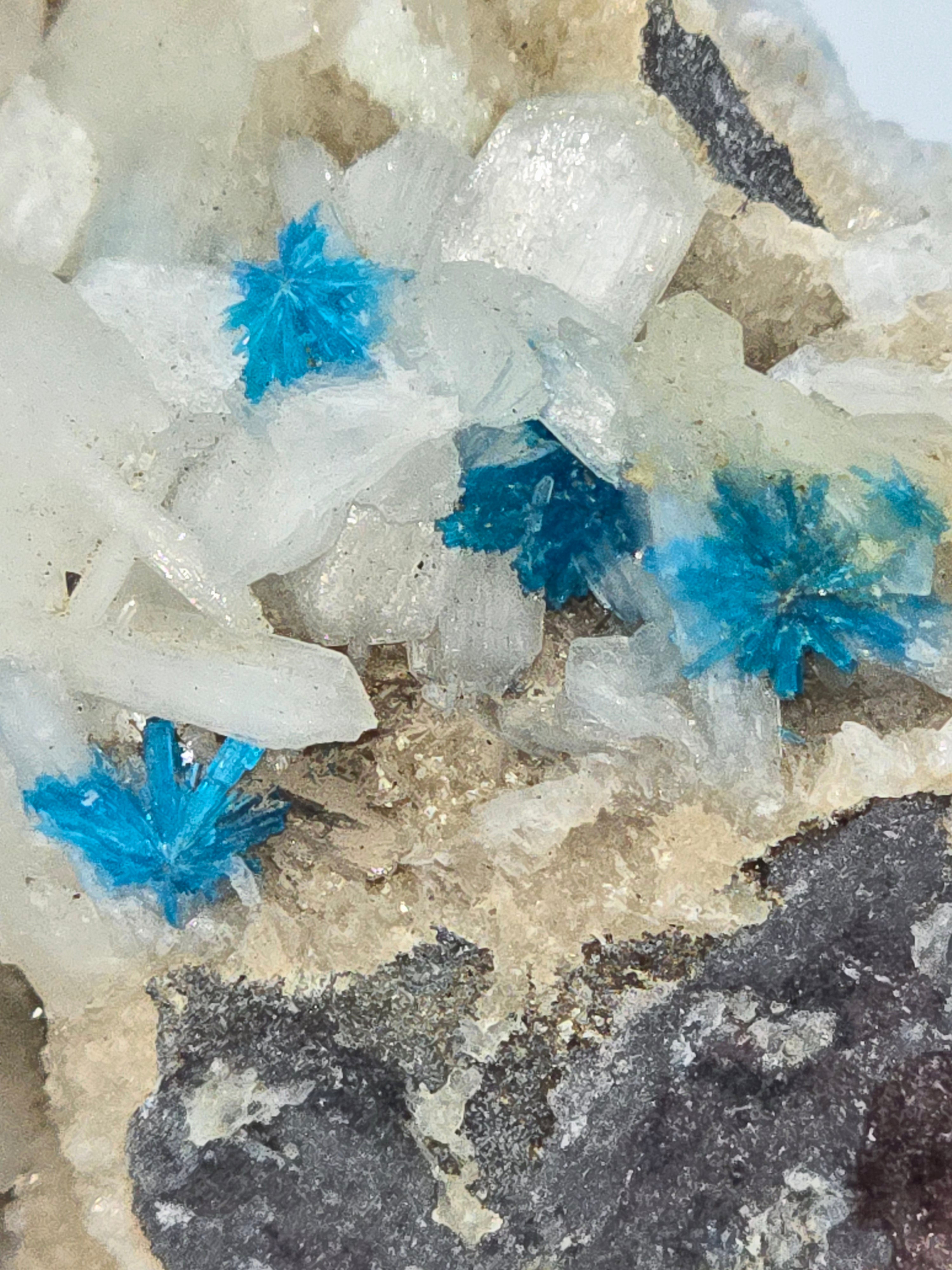 CAVANSITE with STILBITE (small cabinet)