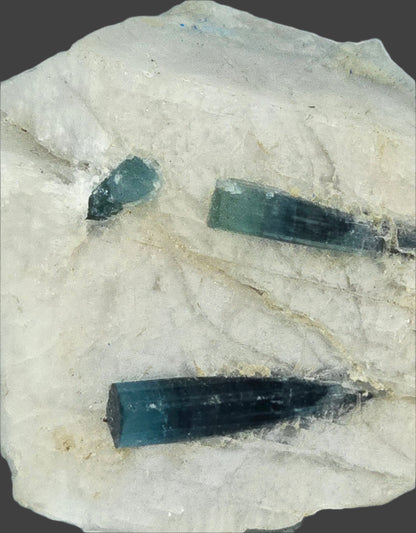 INDICOLITE (BLUE VARIETY OF ELBAITE) in QUARTZ