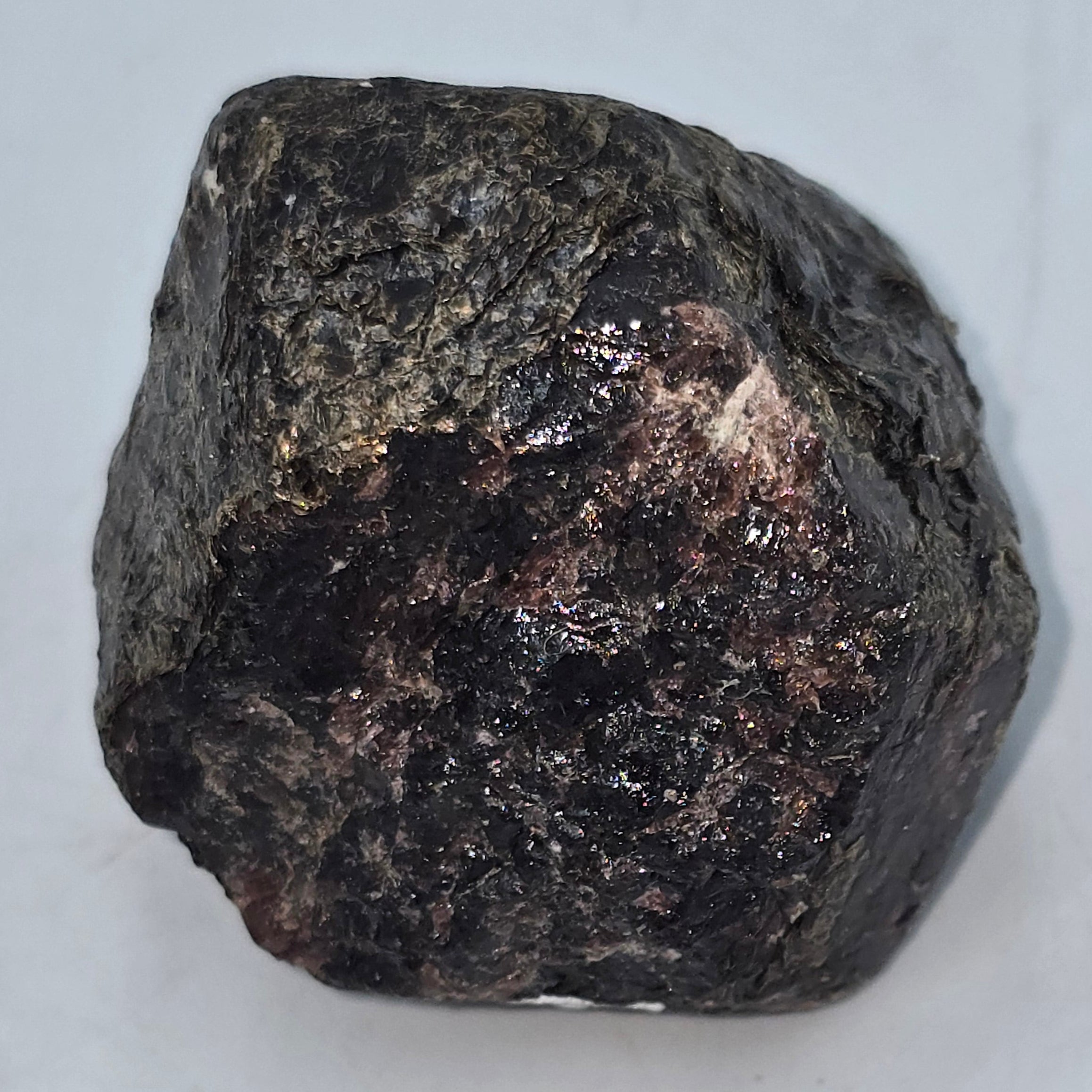 GROSSULAR (SINGLE LARGE CRYSTAL 50 x 50 x 50 mm) (small cabinet)