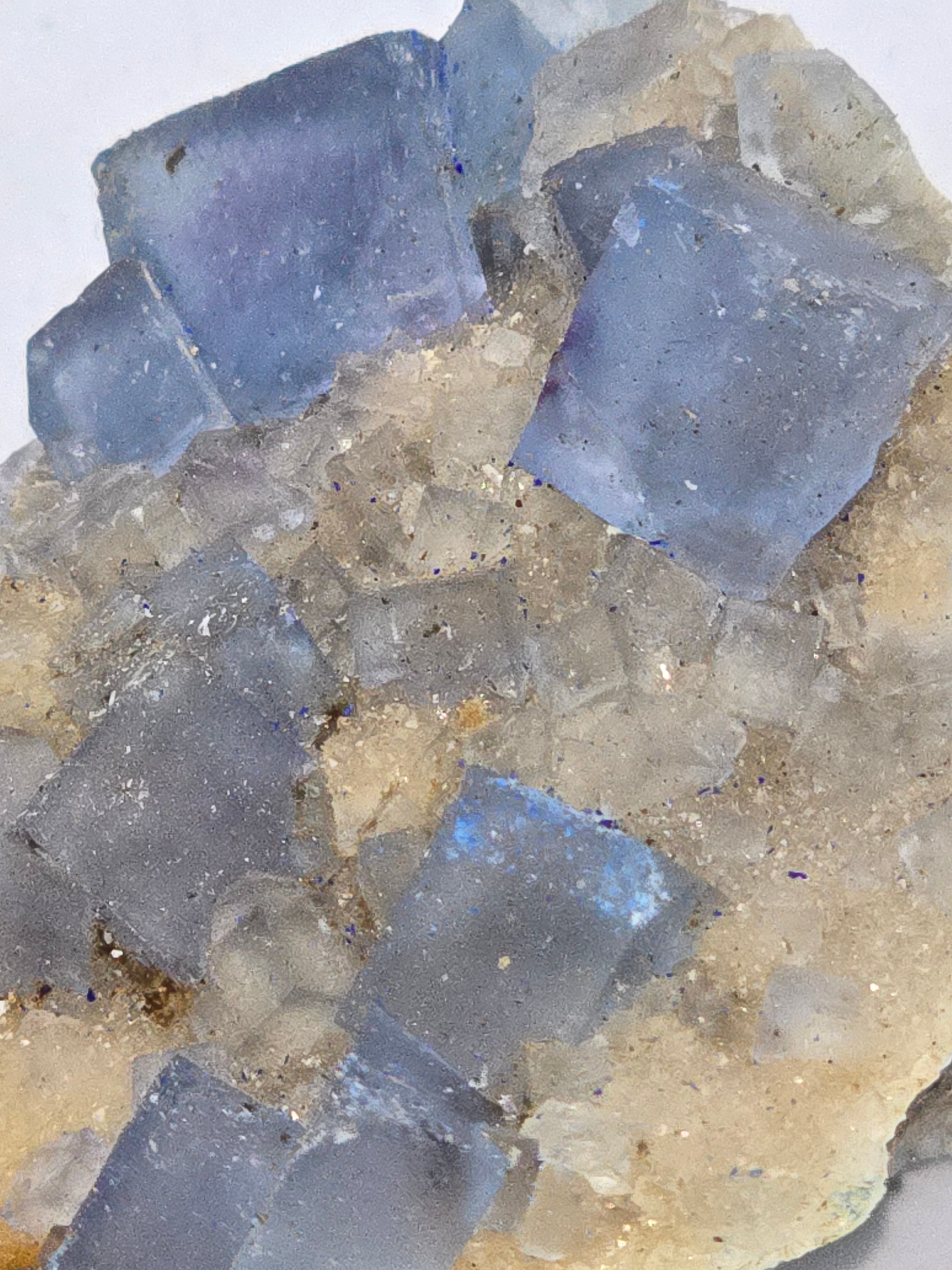 FLUORITE BLUE (small cabinet)