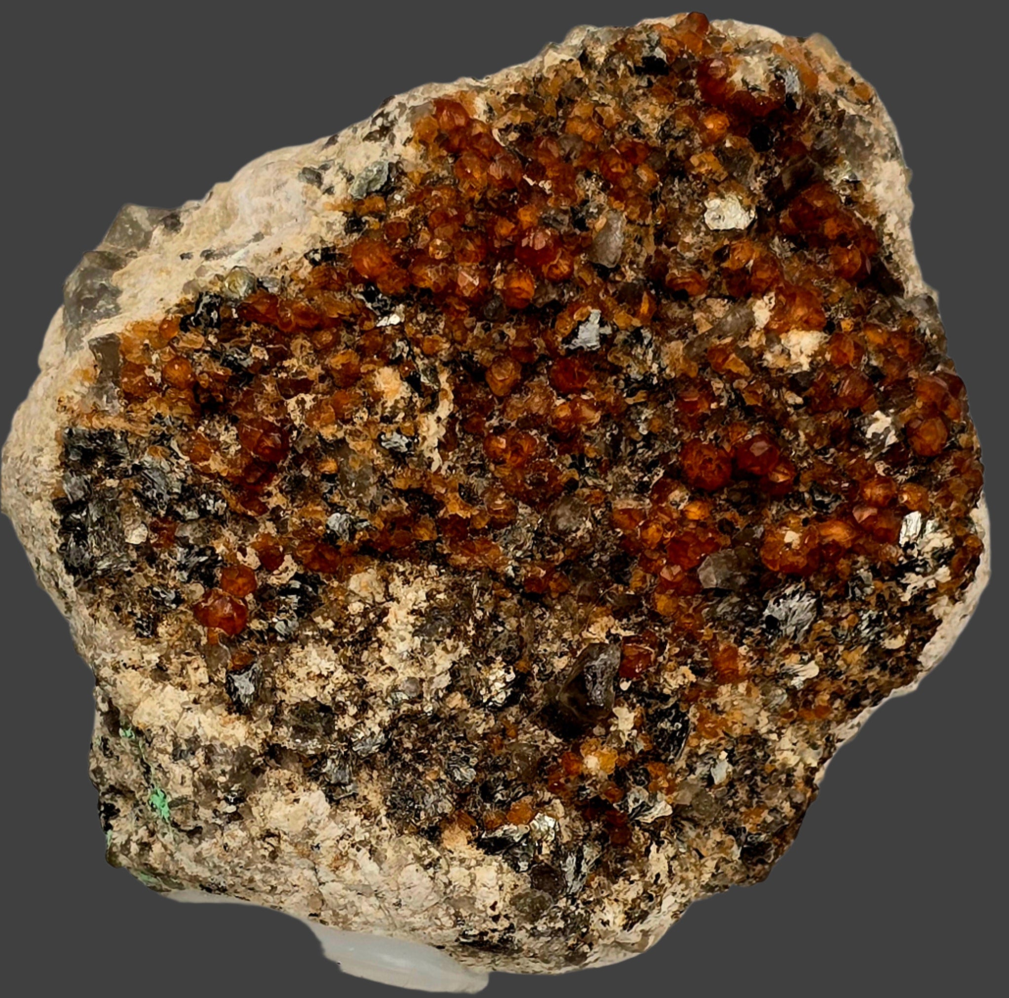 GROSSULAR GARNETS, QUARTZ, HEMATITE (miniature)