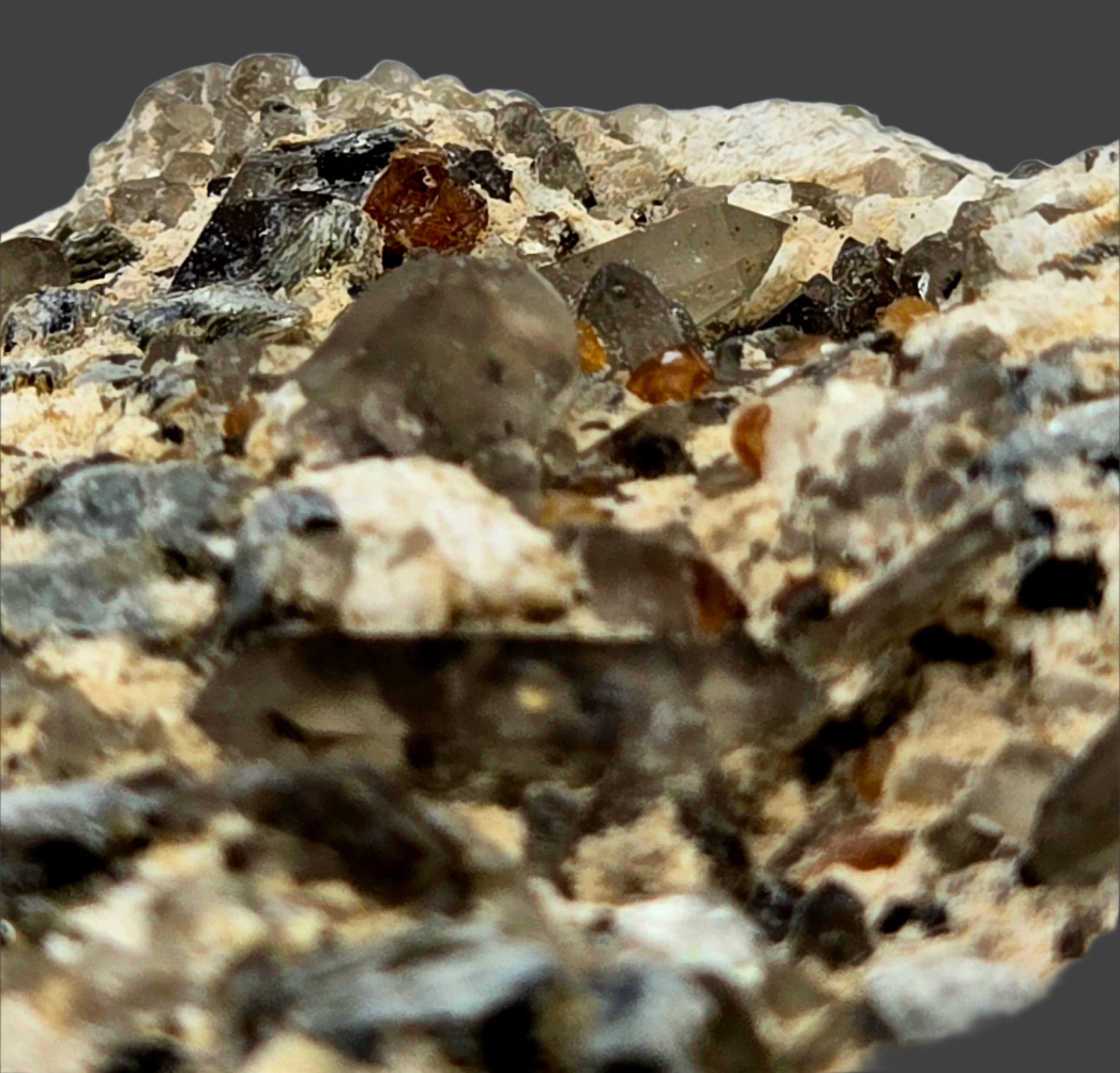 GROSSULAR GARNETS, QUARTZ, HEMATITE (miniature)