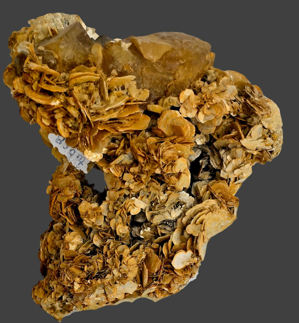 SCHEELITE (3 crystals), MUSCVOVITE with STANNITE  (small cabinet)