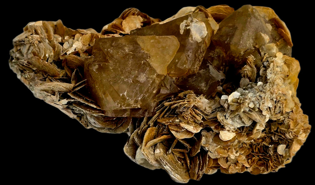 SCHEELITE (3 crystals), MUSCVOVITE with STANNITE  (small cabinet)