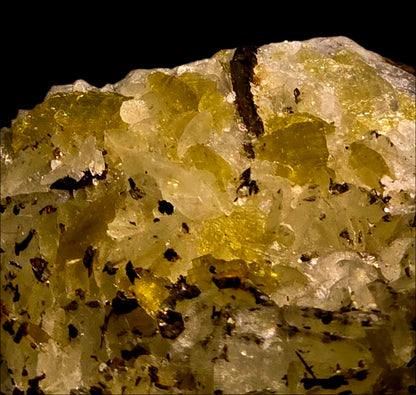 SIDERITE on DOLOMITE