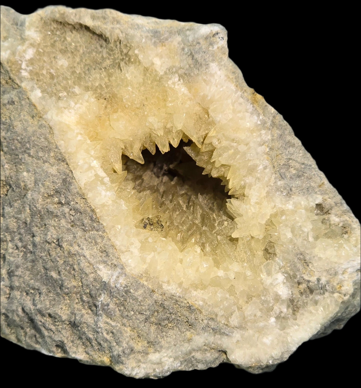 CALCITE (DOG TOOTH) small geode