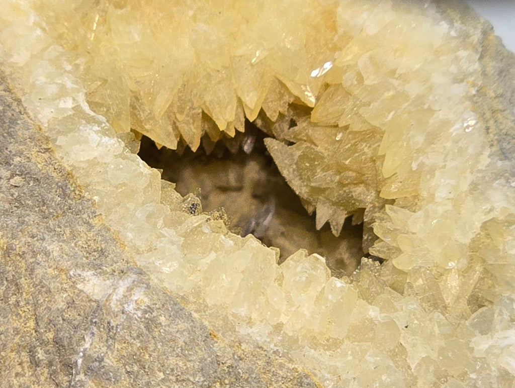 CALCITE (DOG TOOTH) small pocket