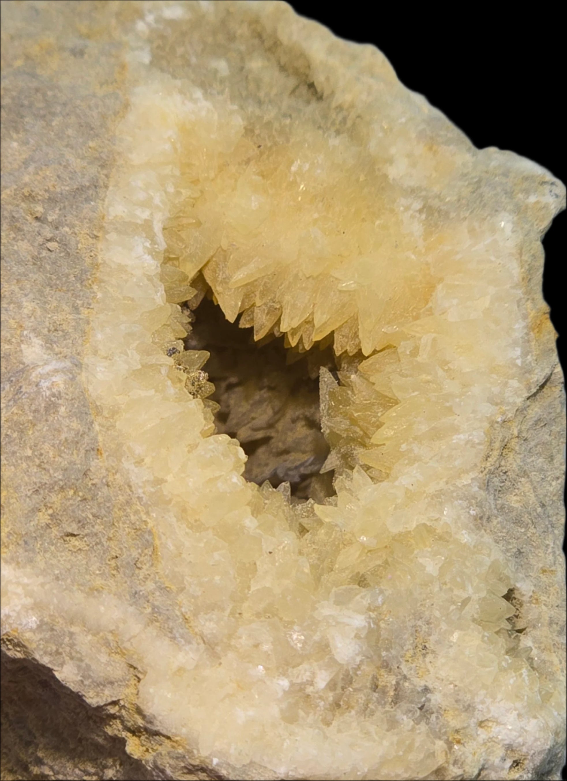 CALCITE (DOG TOOTH) small pocket
