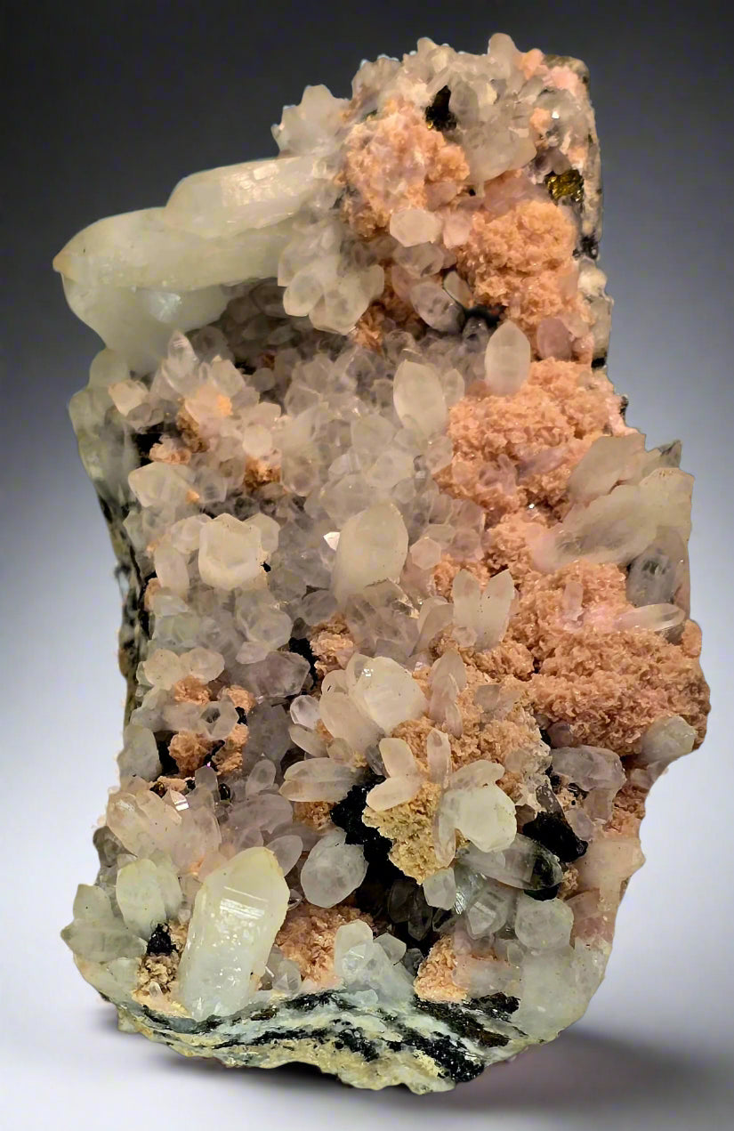 RHODOCHROSITE, QUARTZ, CHALCOPYRITE (cabinet)