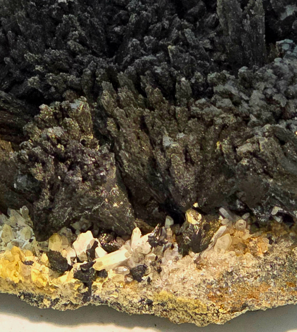 GOETHITE and QUARTZ (large cabinet)