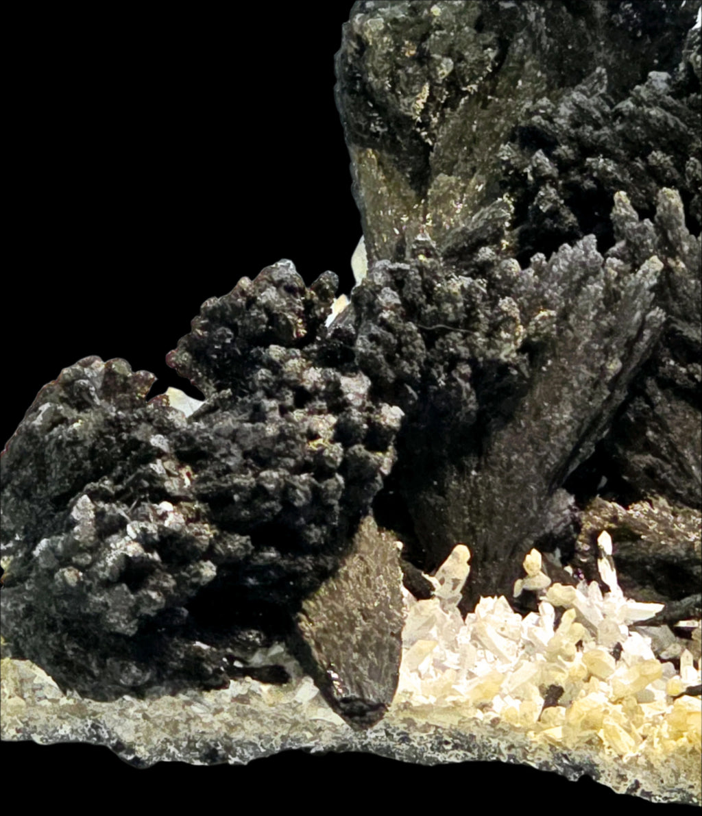 GOETHITE and QUARTZ (large cabinet)