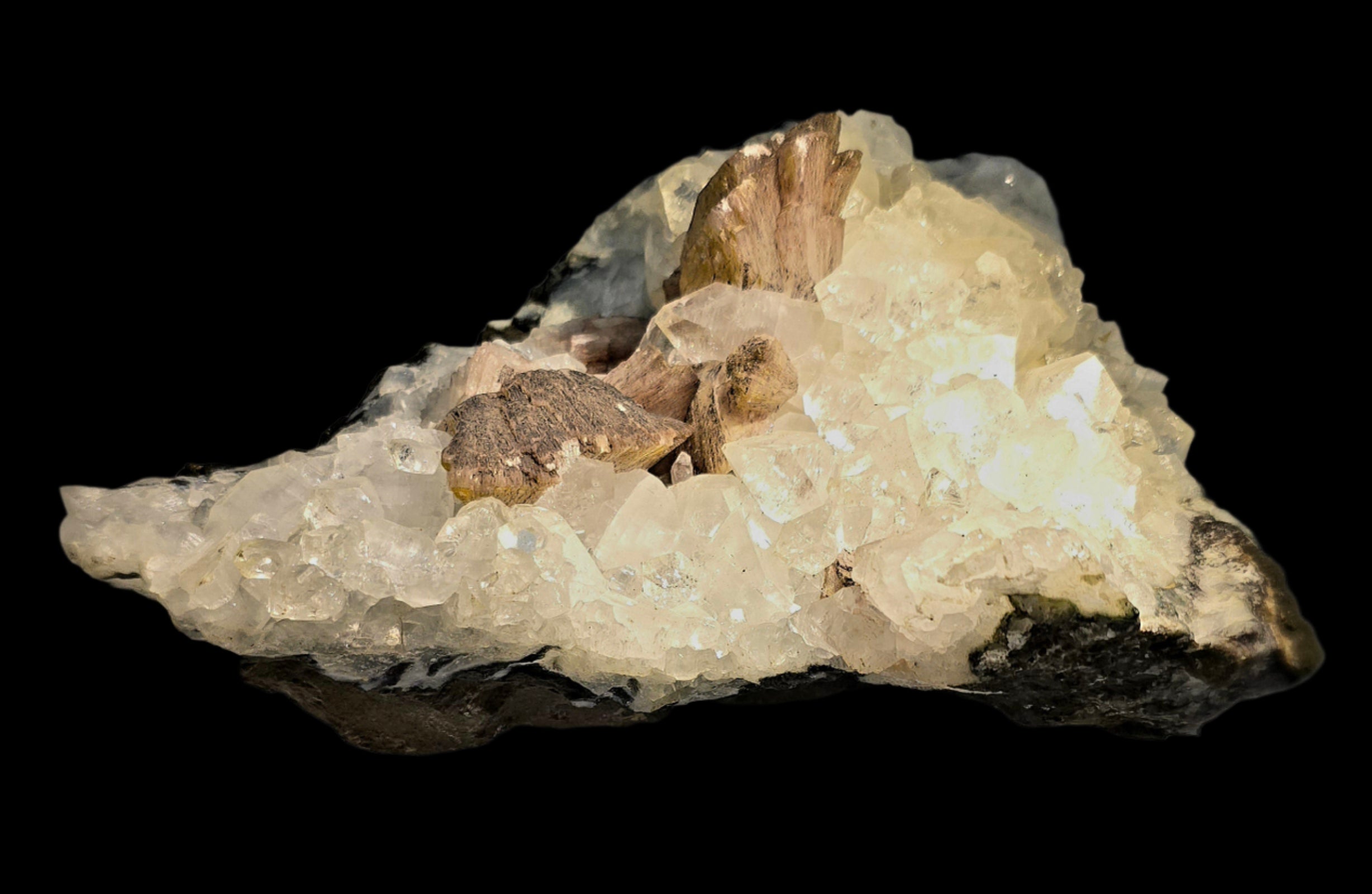 STILBITE with APOPHILLITE (LARGE CABINET)
