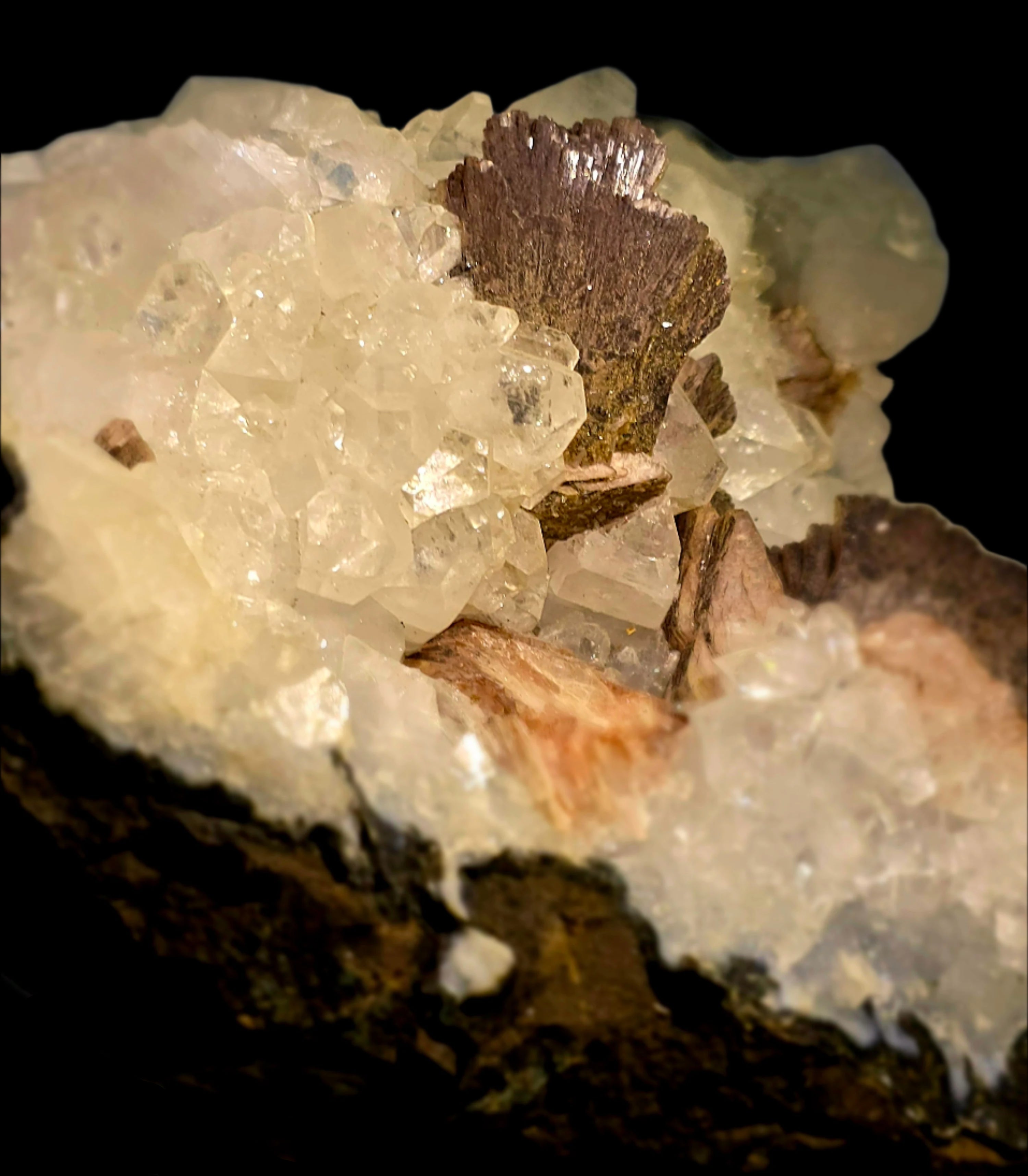 STILBITE with APOPHILLITE (LARGE CABINET)
