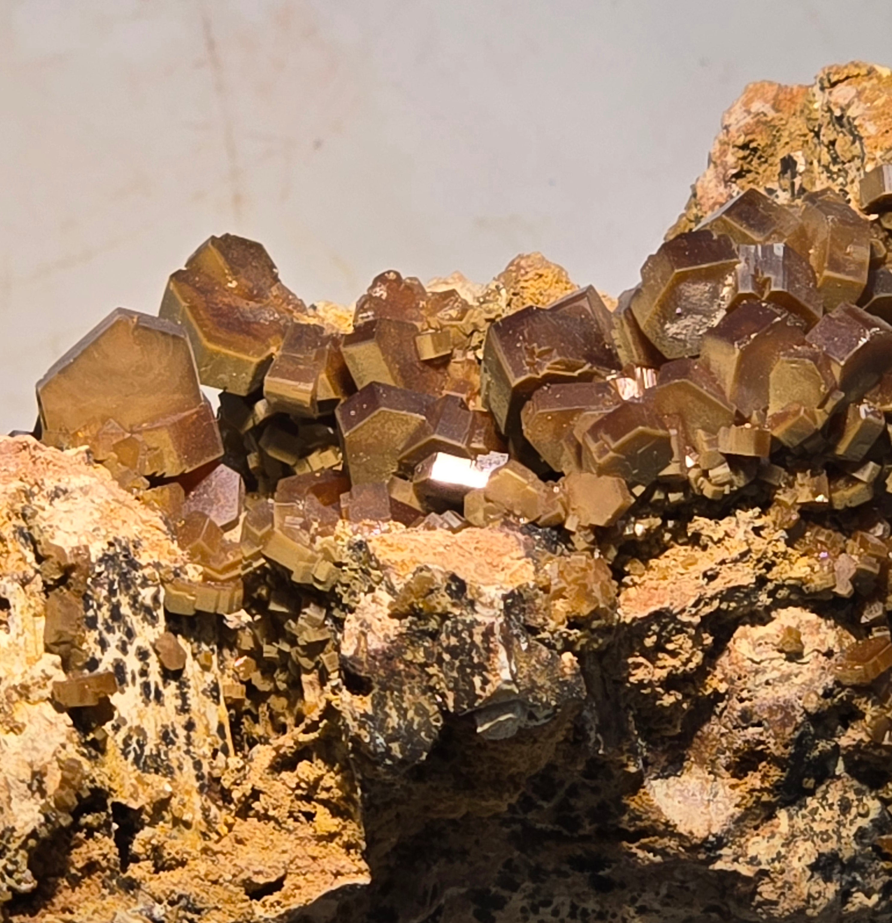 VANADINITE, MIBLADEN MOROCCO (large cabinet)